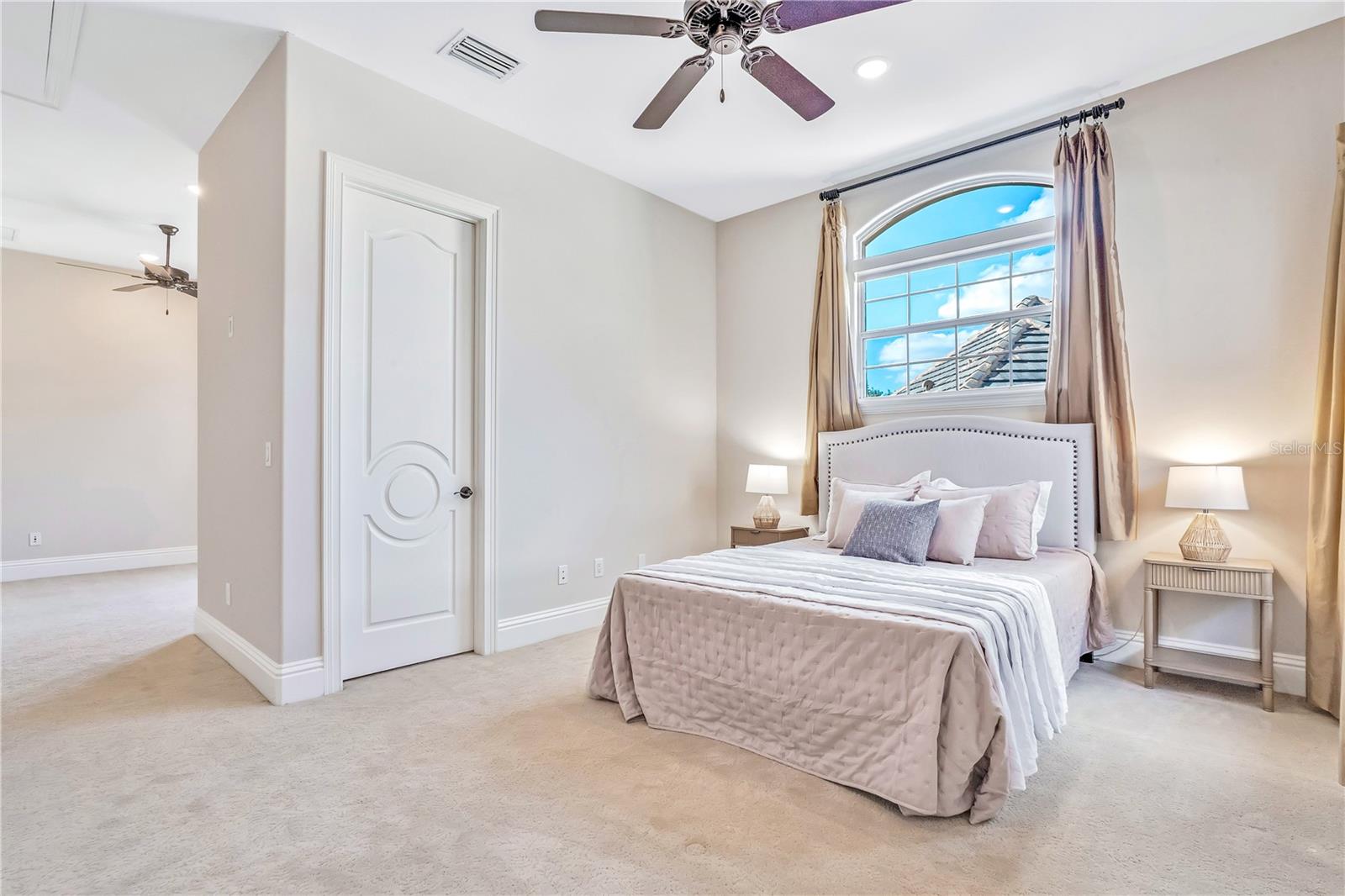 Image 51 of 82 For 280 Lake Brittany Court