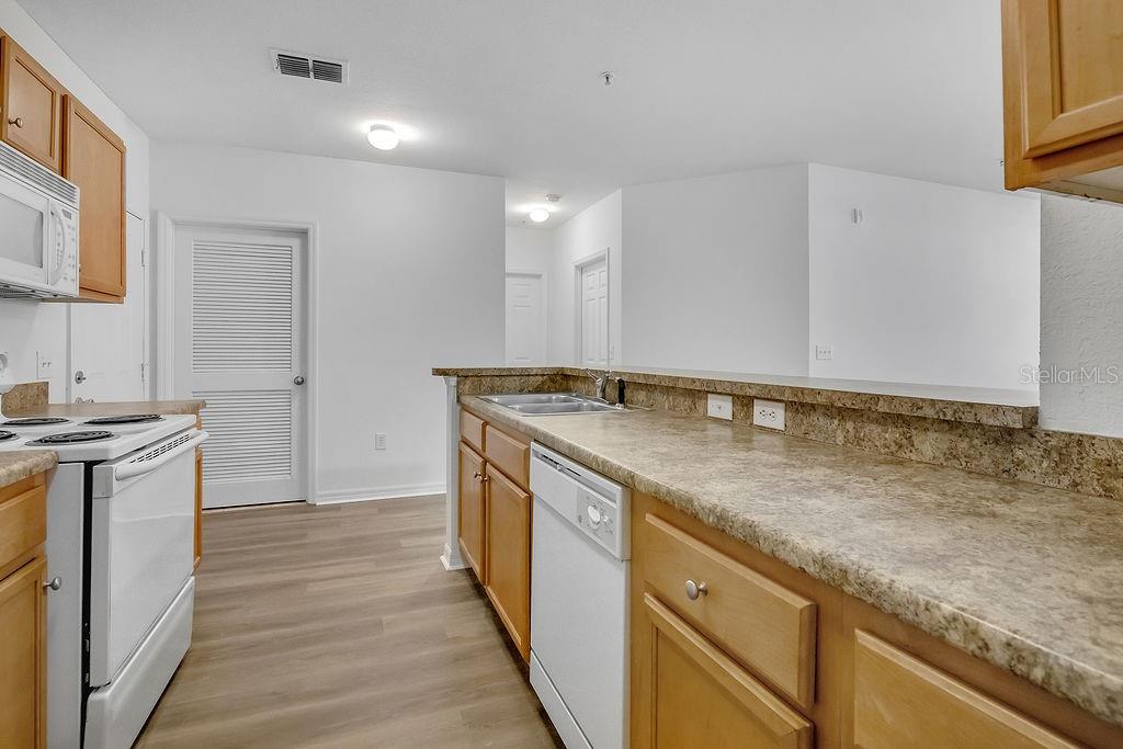 Image 8 of 29 For 5550 Michigan Street 2202