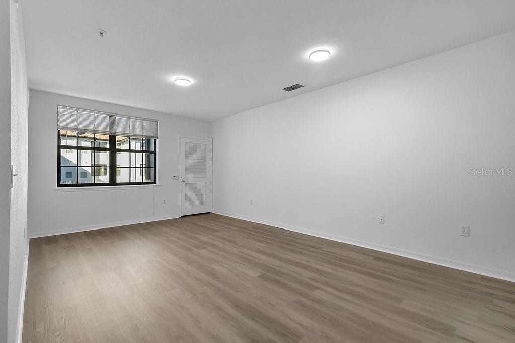 Image 9 of 29 For 5550 Michigan Street 2202