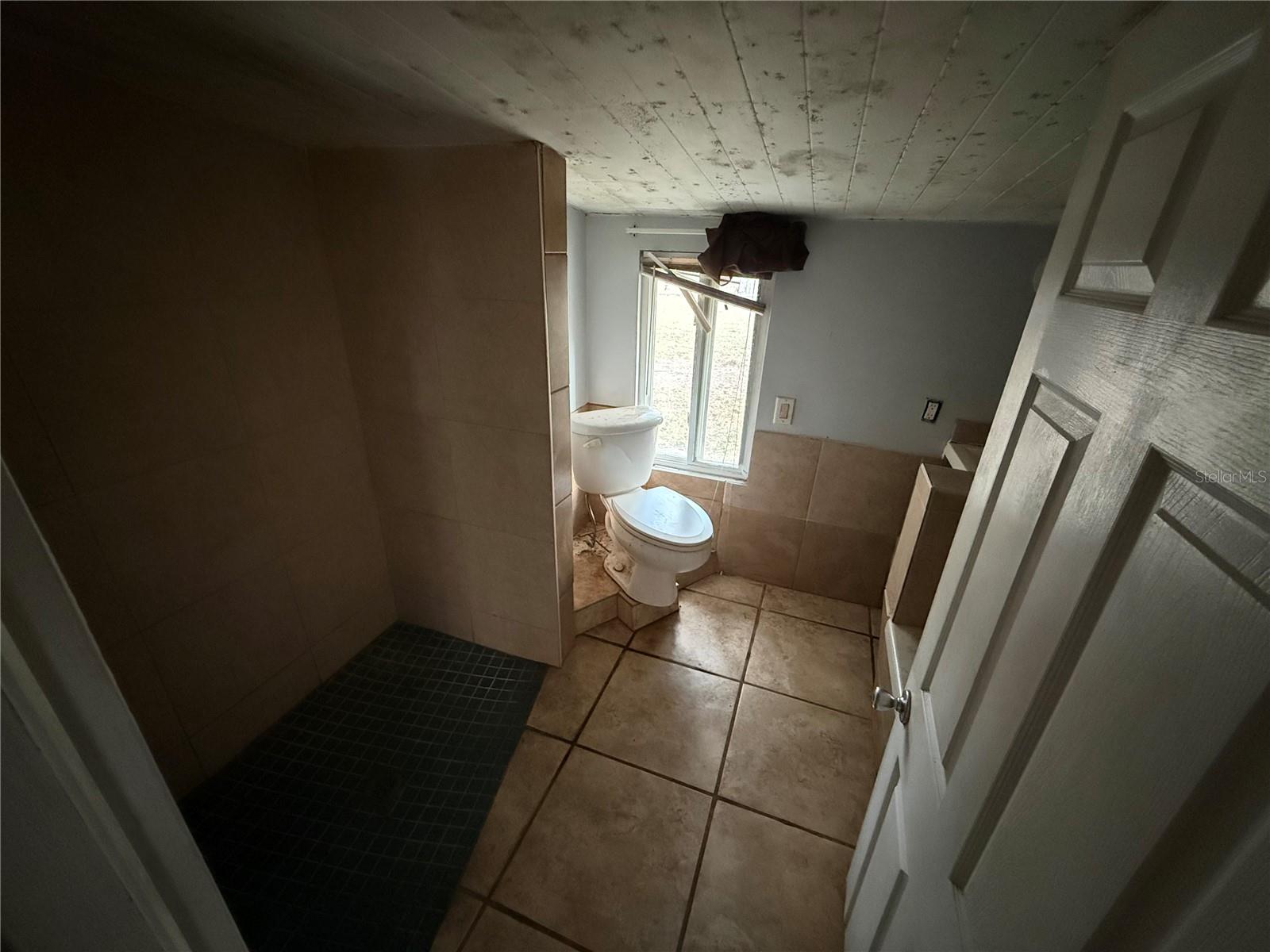 Image 14 of 39 For 121 Pebble Lane