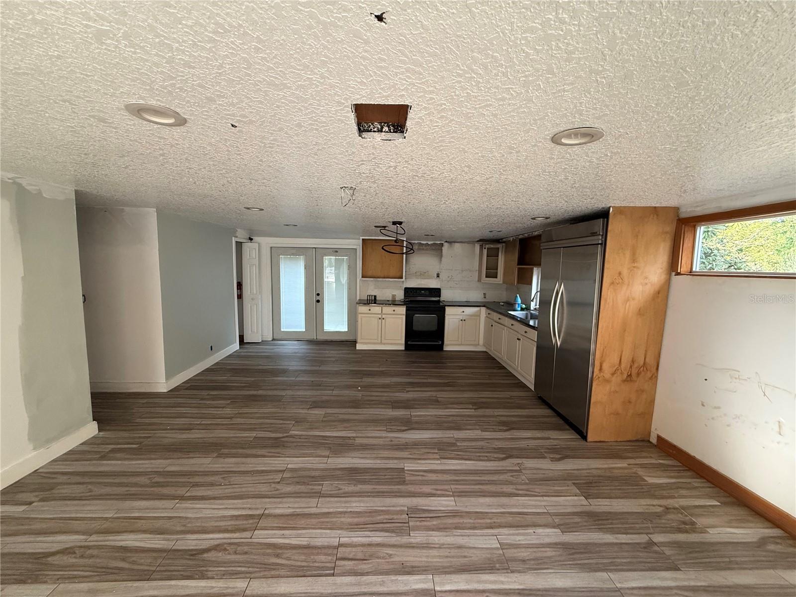 Image 16 of 39 For 121 Pebble Lane