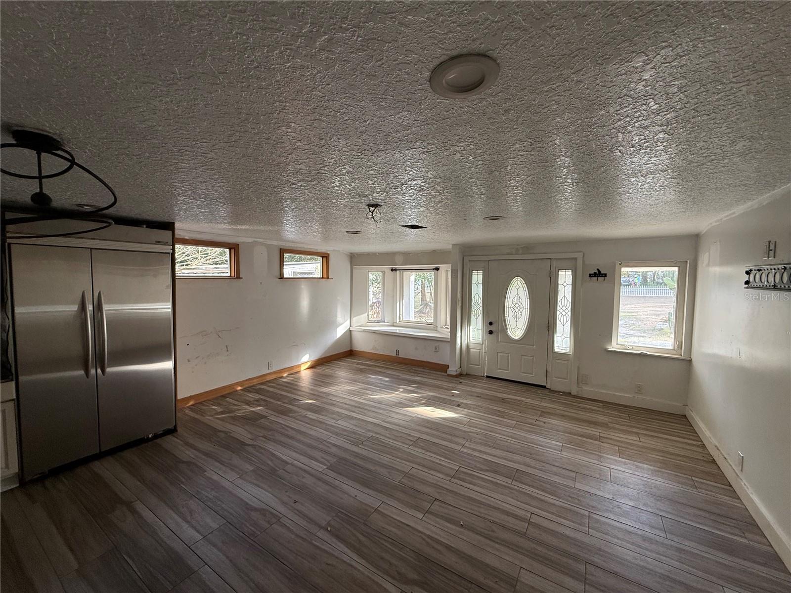 Image 18 of 39 For 121 Pebble Lane