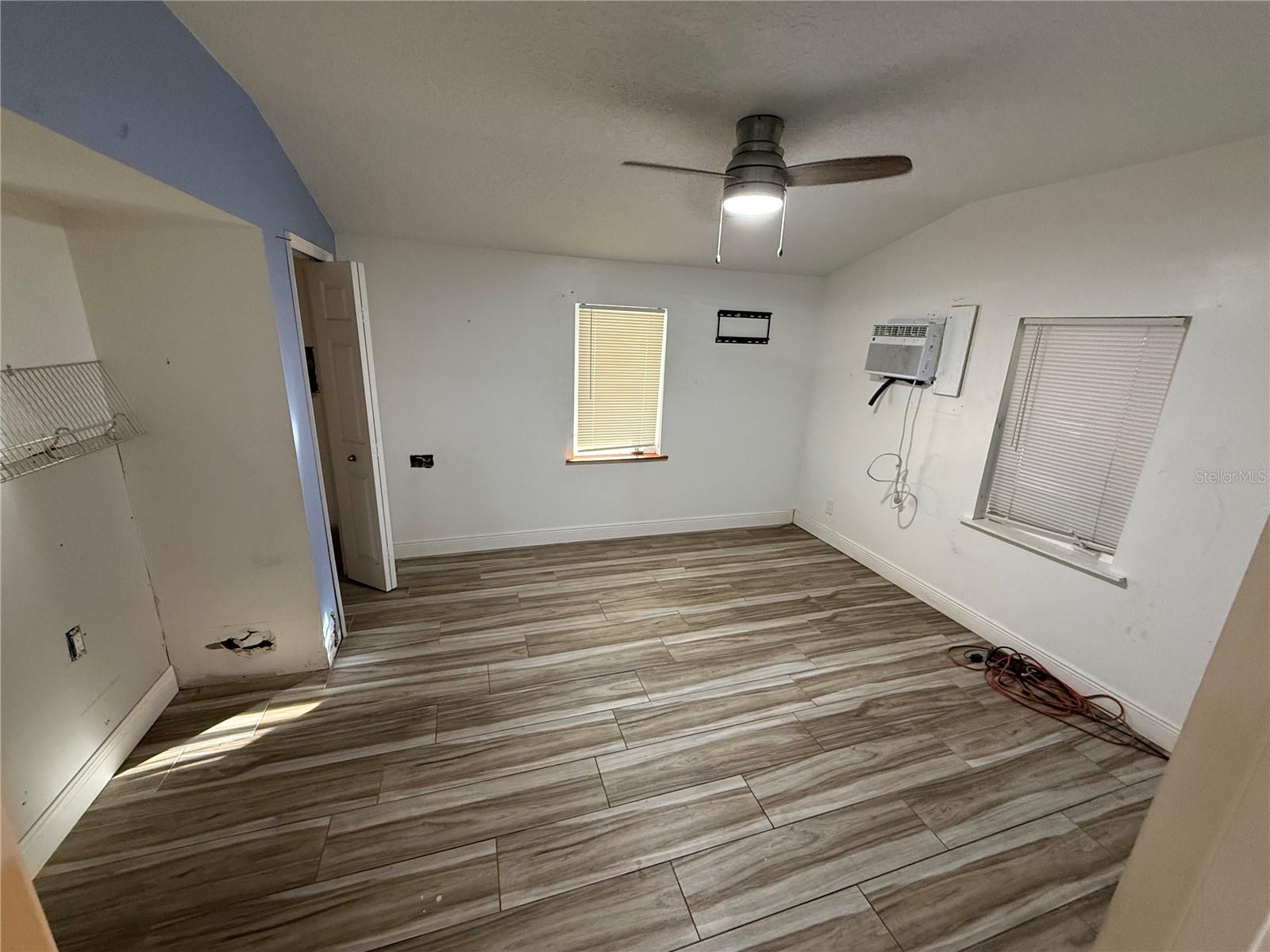 Image 20 of 39 For 121 Pebble Lane