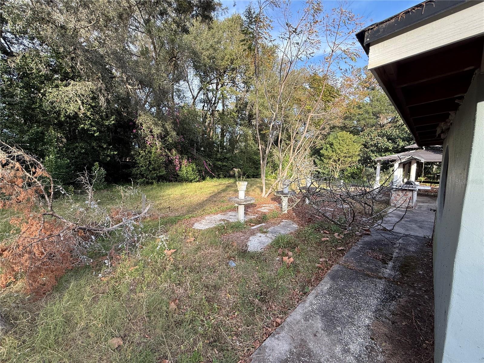 Image 27 of 39 For 121 Pebble Lane