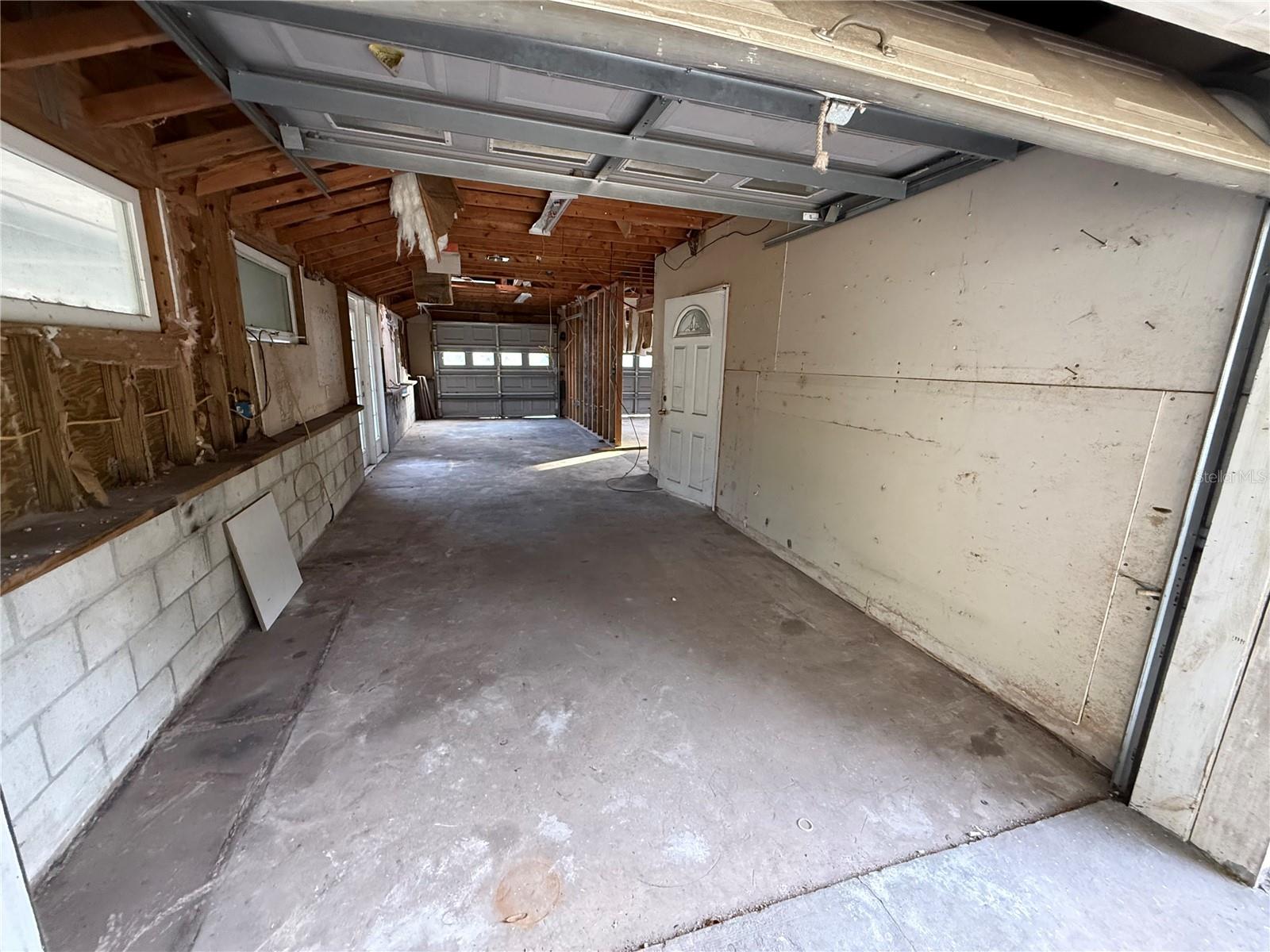 Image 34 of 39 For 121 Pebble Lane