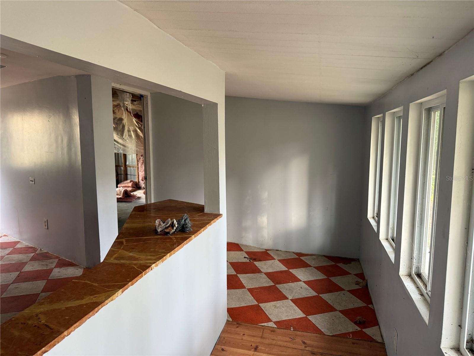 Image 4 of 39 For 121 Pebble Lane