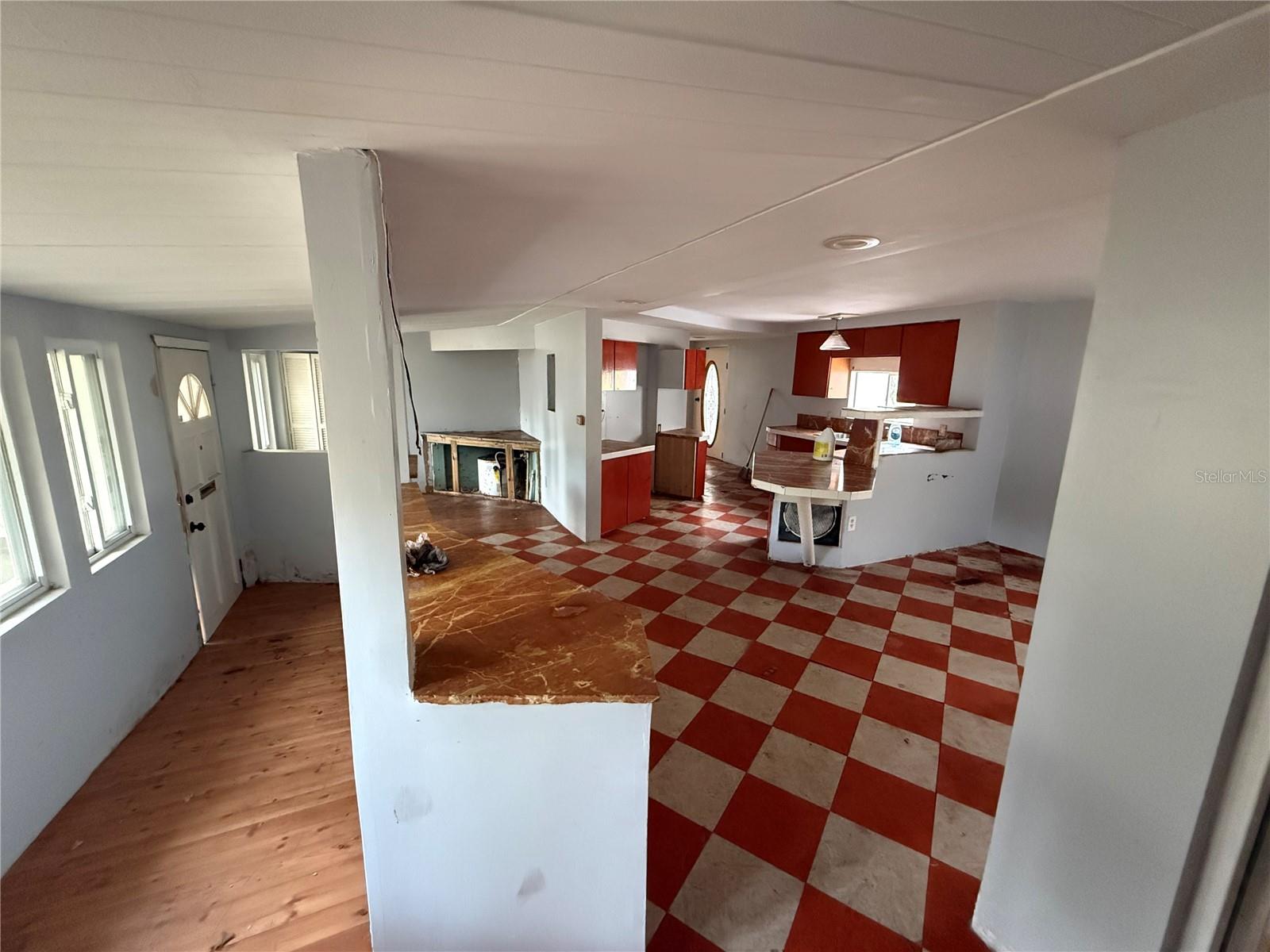 Image 5 of 39 For 121 Pebble Lane