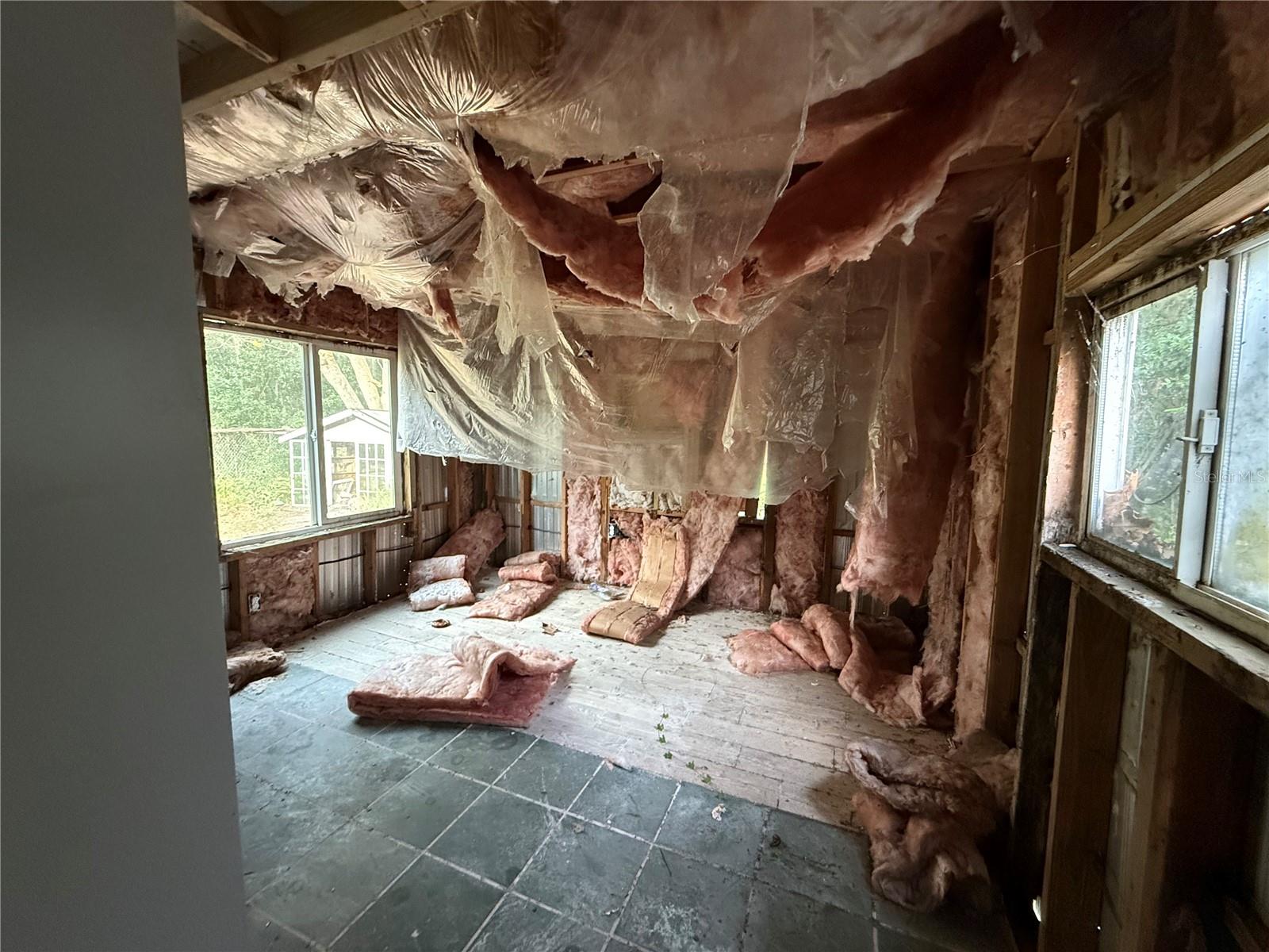 Image 6 of 39 For 121 Pebble Lane