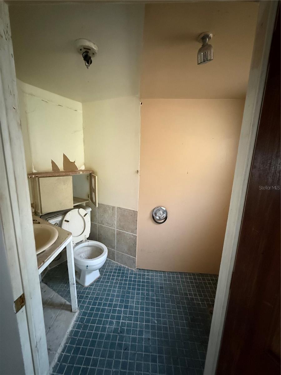 Image 7 of 39 For 121 Pebble Lane