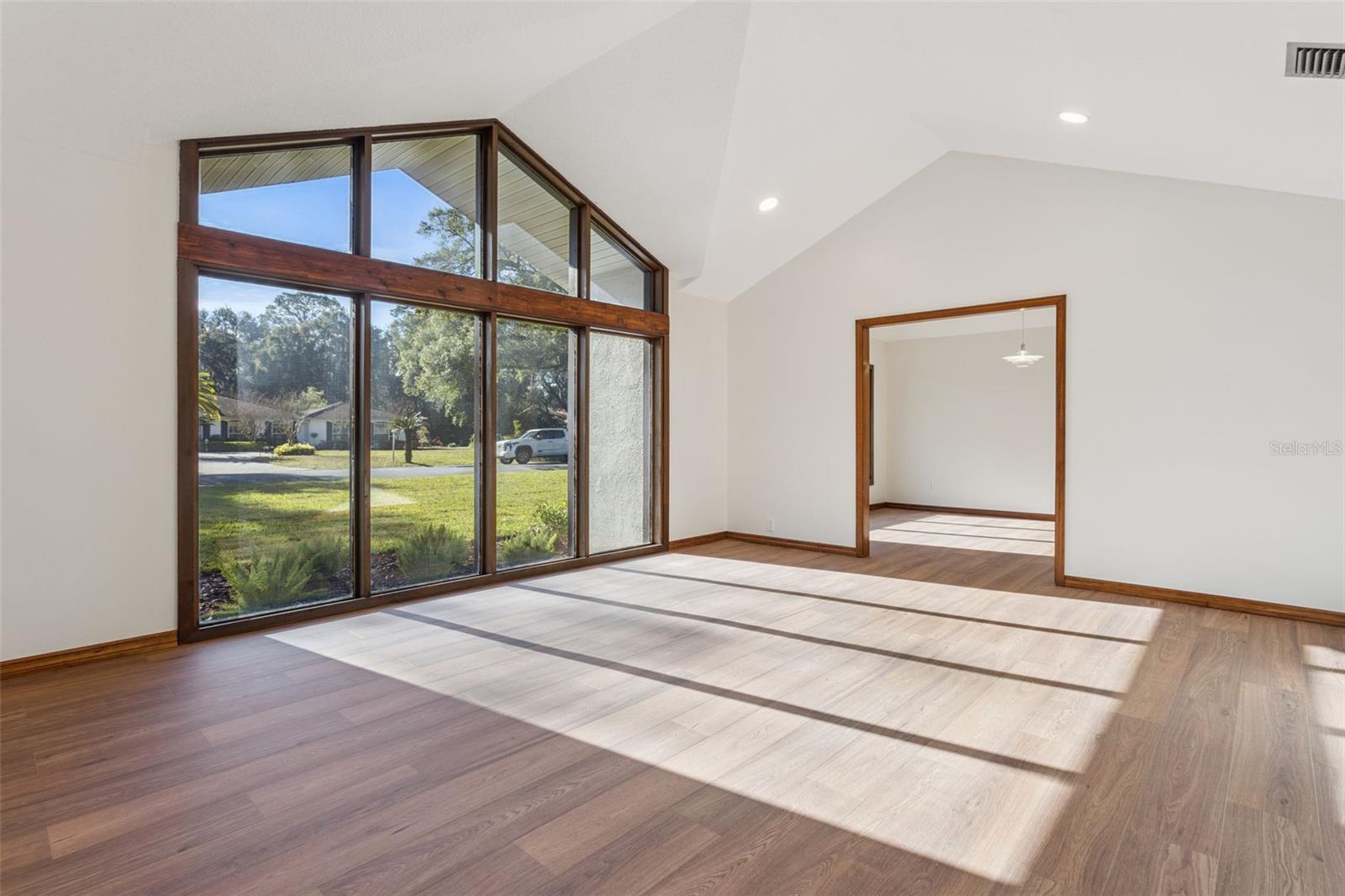 Image 12 of 63 For 1401 Windsor Avenue