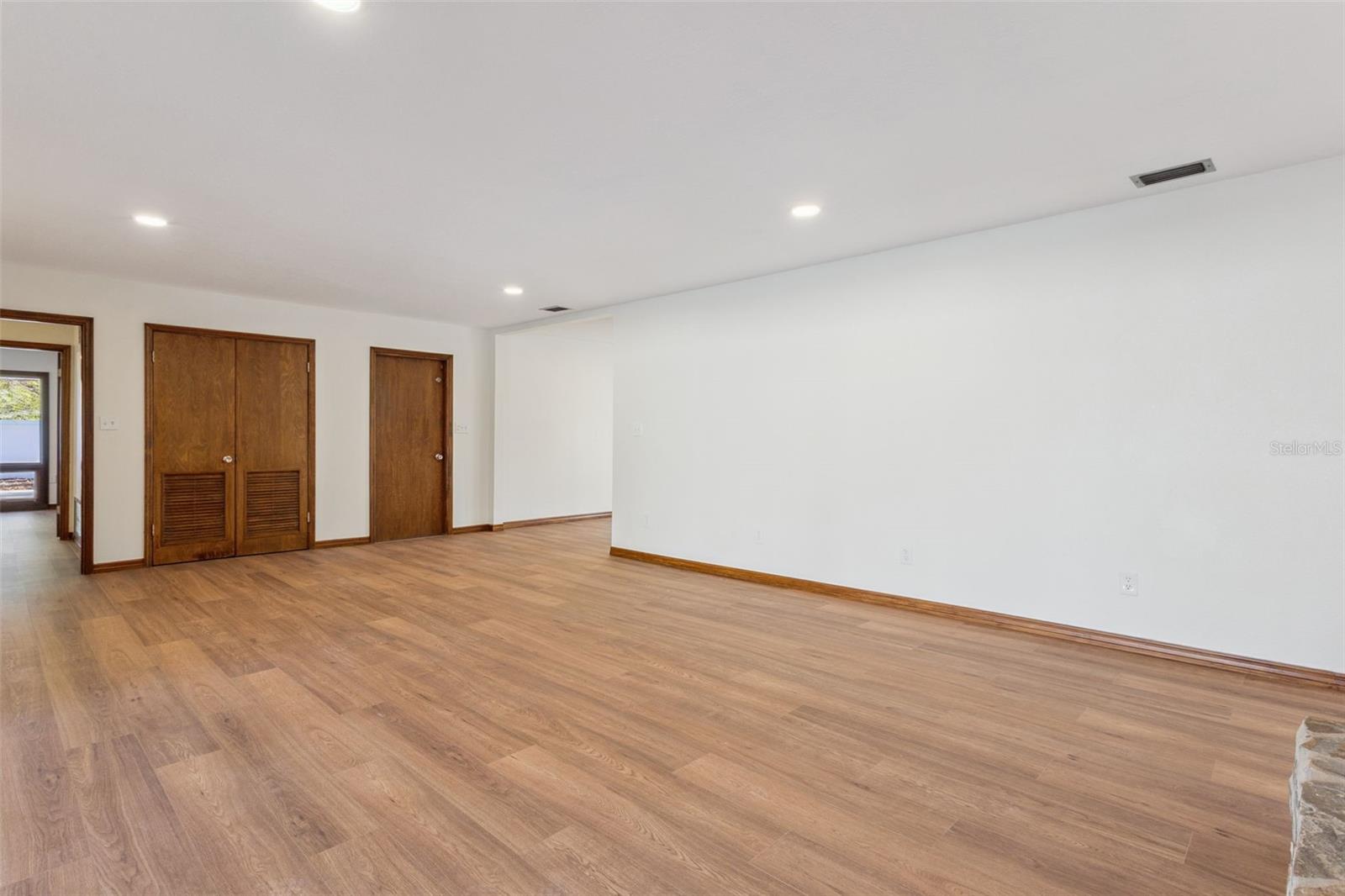 Image 26 of 63 For 1401 Windsor Avenue