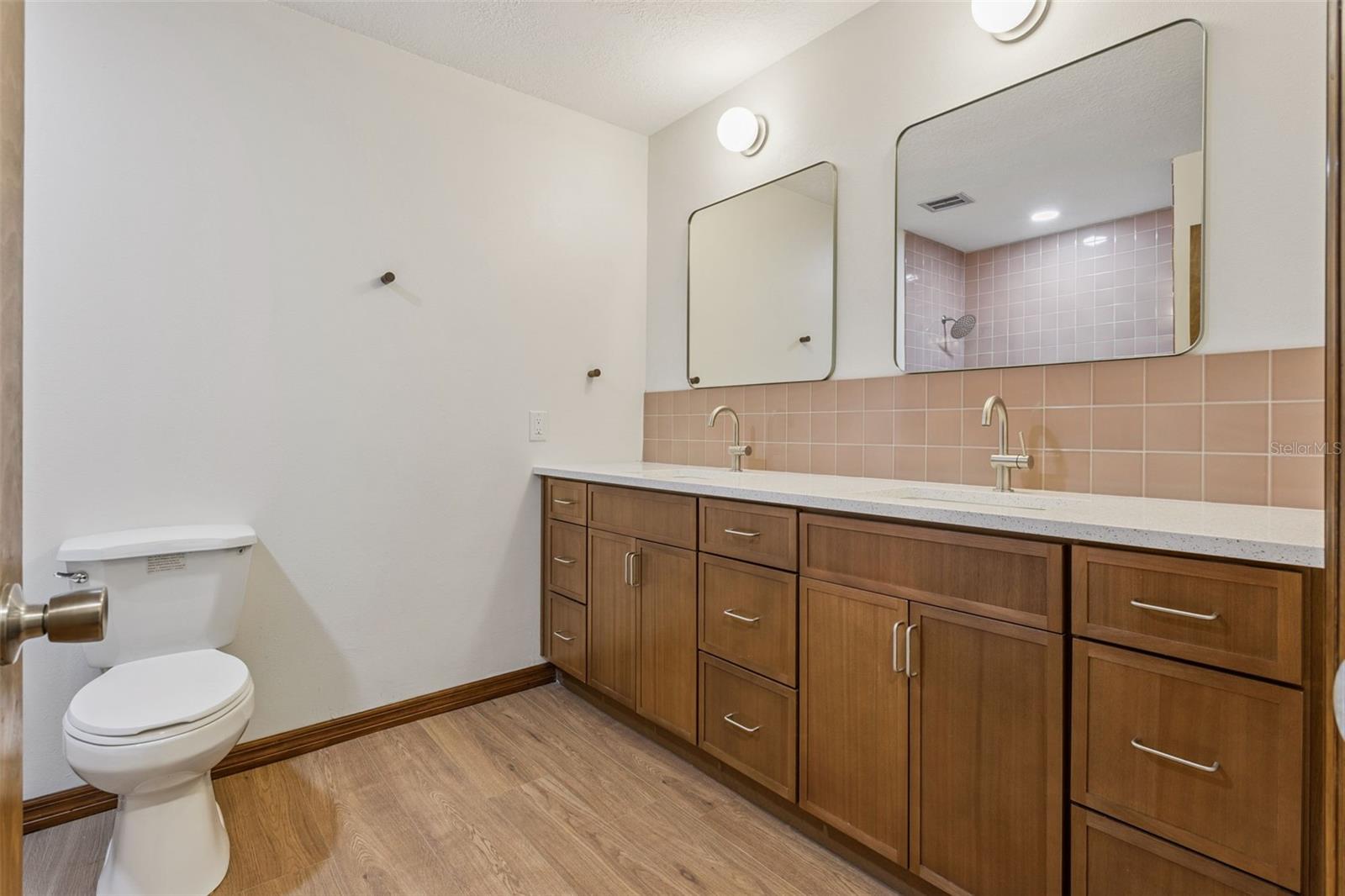 Image 31 of 63 For 1401 Windsor Avenue