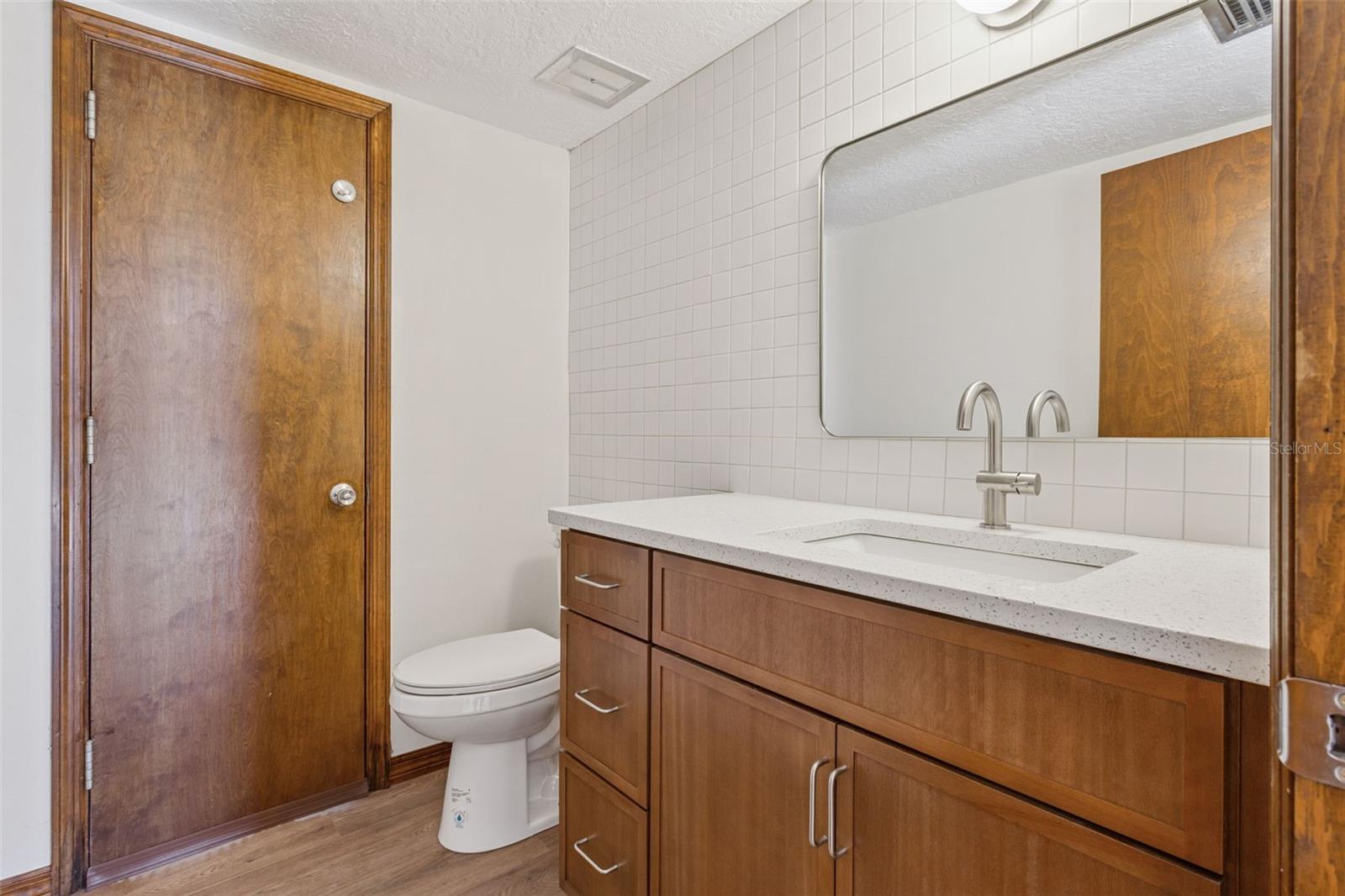 Image 32 of 63 For 1401 Windsor Avenue