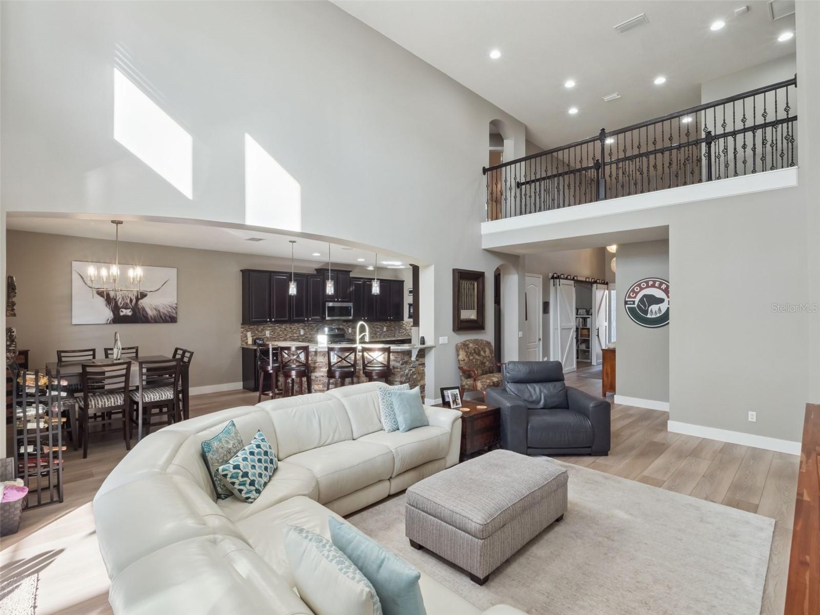 Image 18 of 50 For 15498 Sandfield Loop