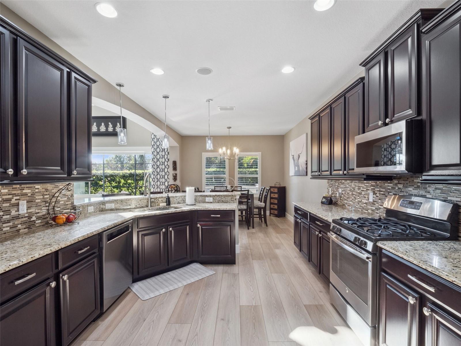 Image 22 of 50 For 15498 Sandfield Loop