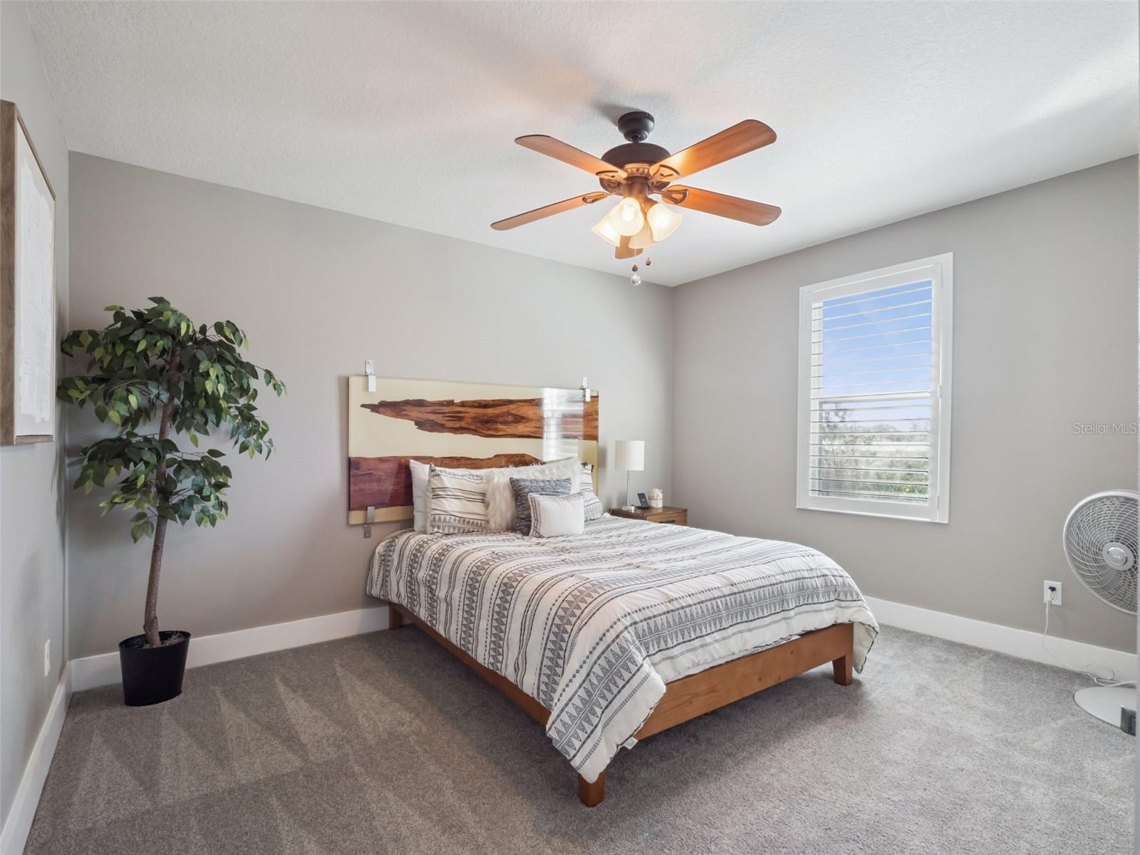 Image 40 of 50 For 15498 Sandfield Loop