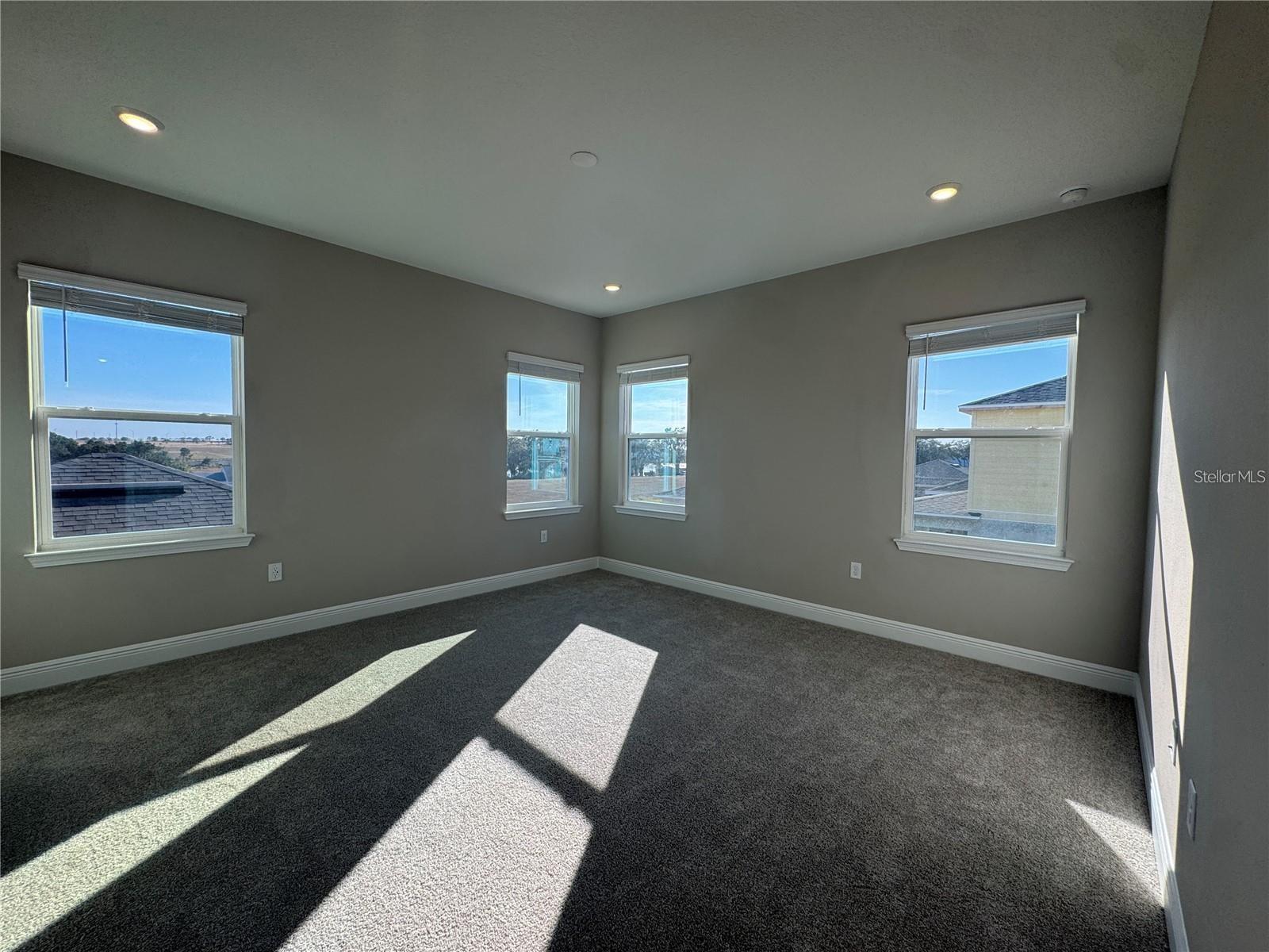 Image 16 of 37 For 16848 Hamlin Vista Alley