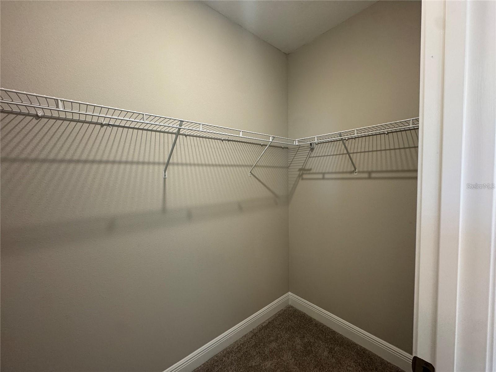 Image 20 of 37 For 16848 Hamlin Vista Alley