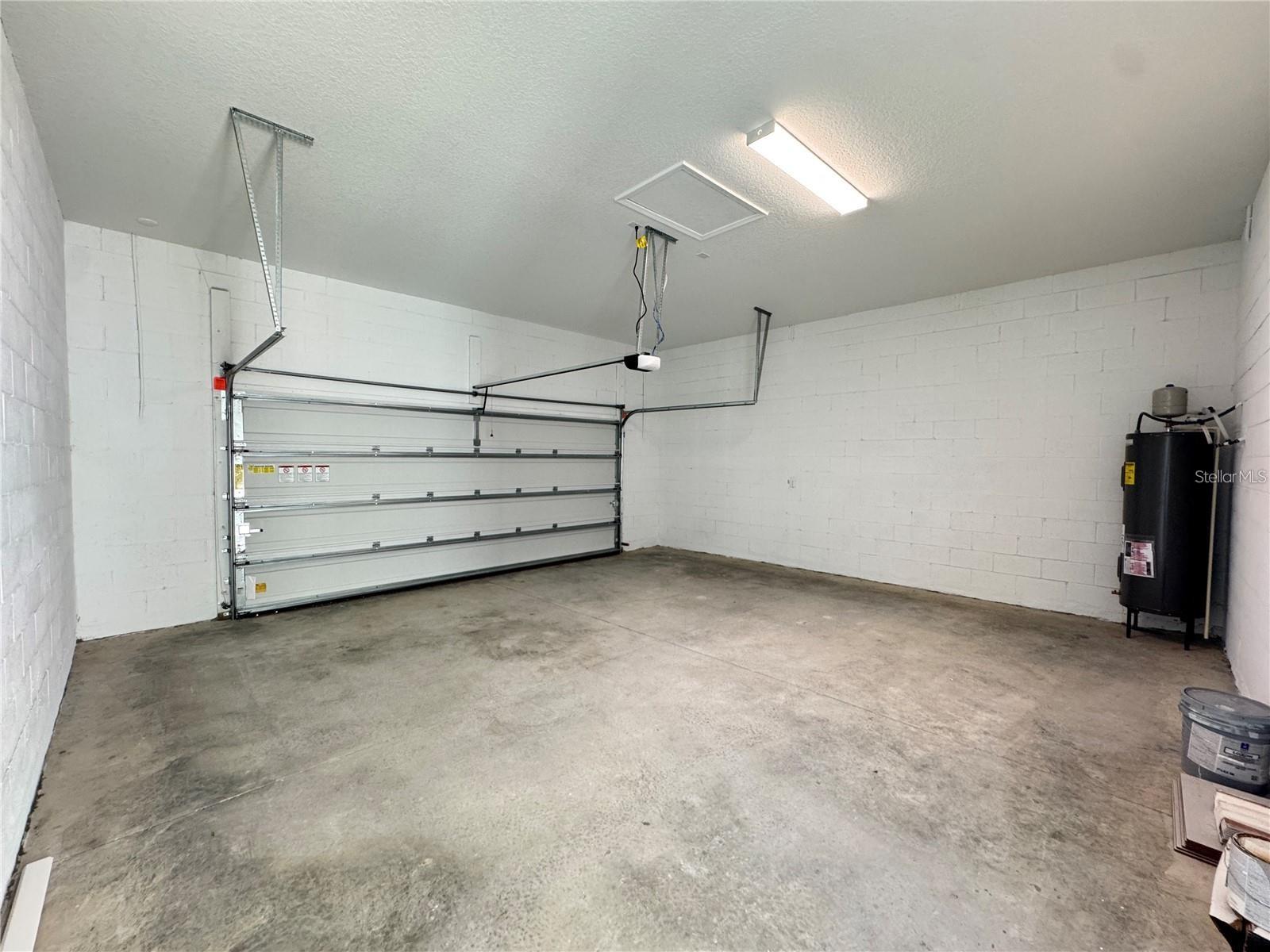 Image 31 of 37 For 16848 Hamlin Vista Alley