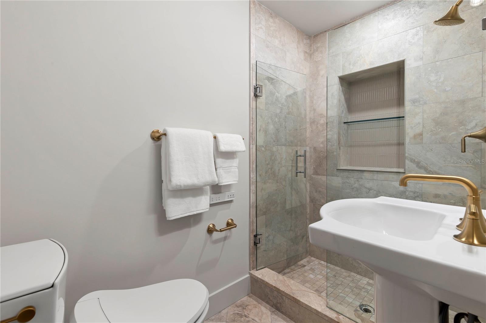 Image 26 of 38 For 1120 Palmer Avenue