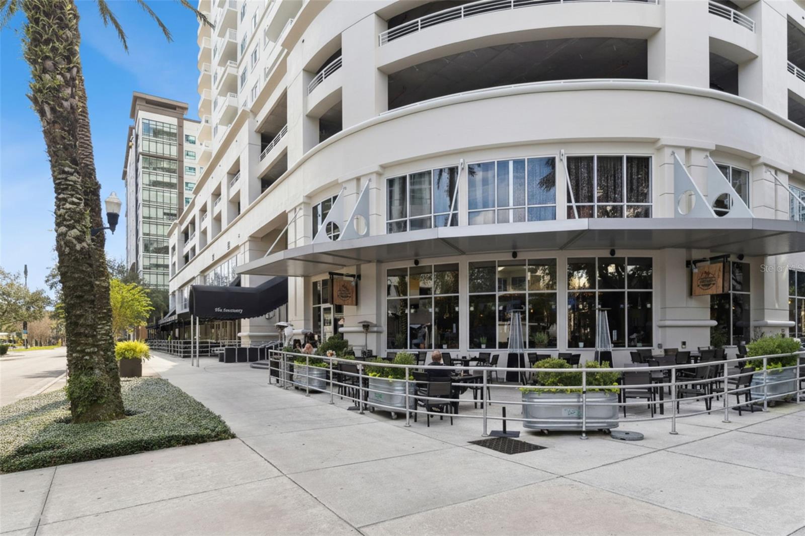 Image 2 of 52 For 100 Eola Drive 911