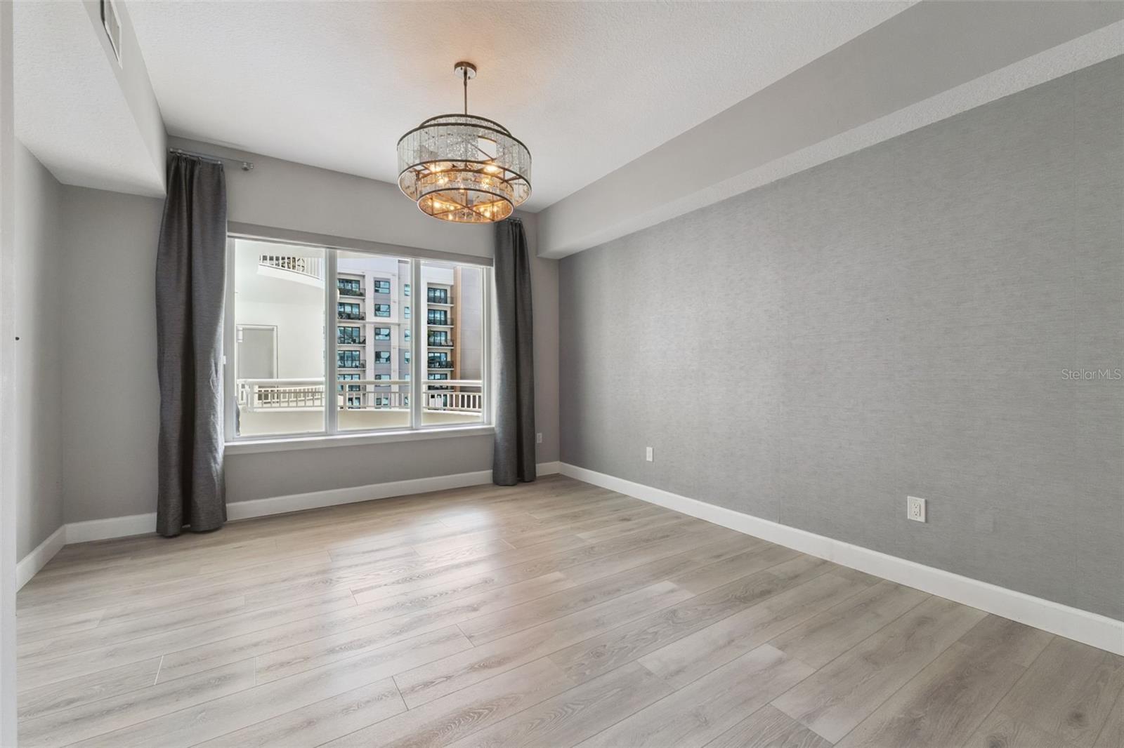 Image 22 of 52 For 100 Eola Drive 911