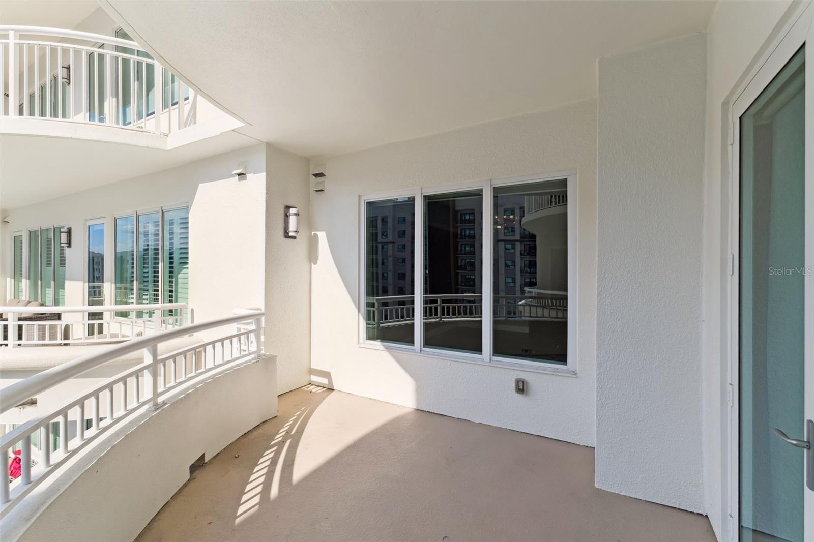 Image 33 of 52 For 100 Eola Drive 911