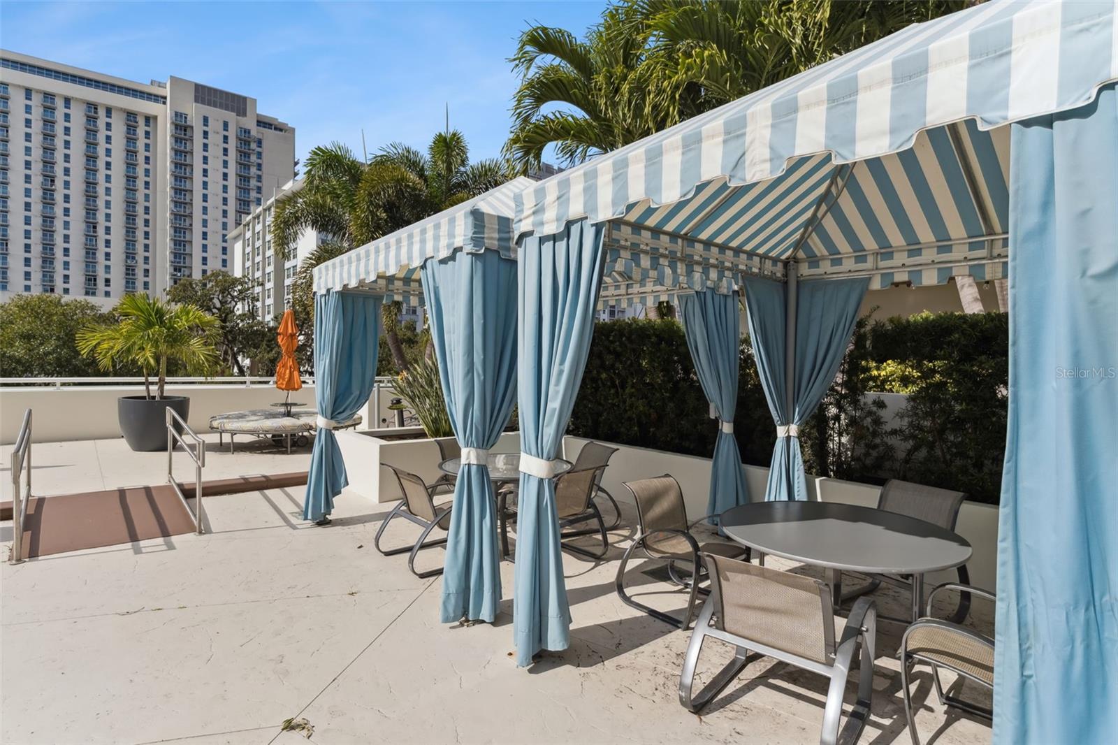 Image 41 of 52 For 100 Eola Drive 911