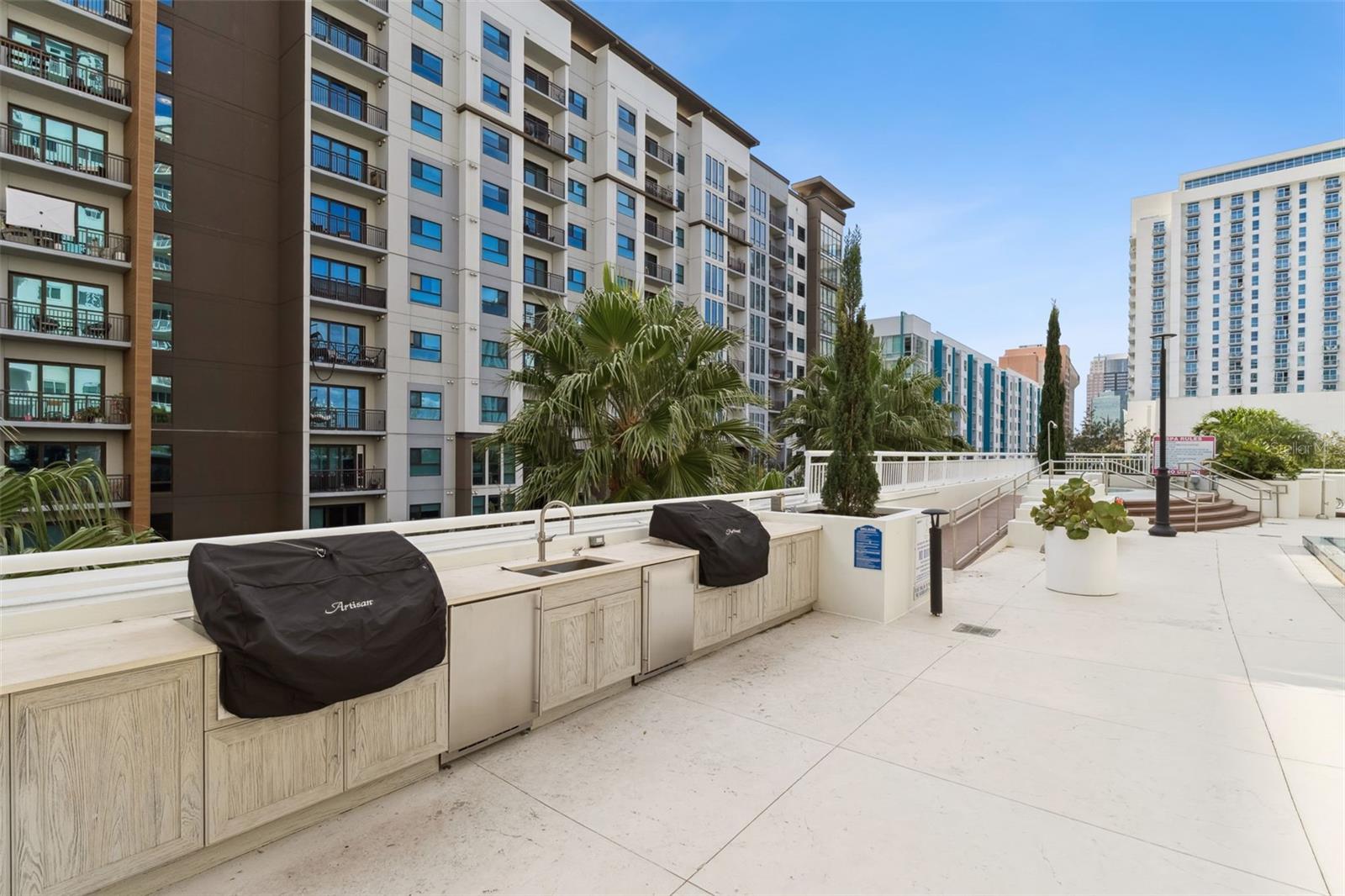 Image 42 of 52 For 100 Eola Drive 911