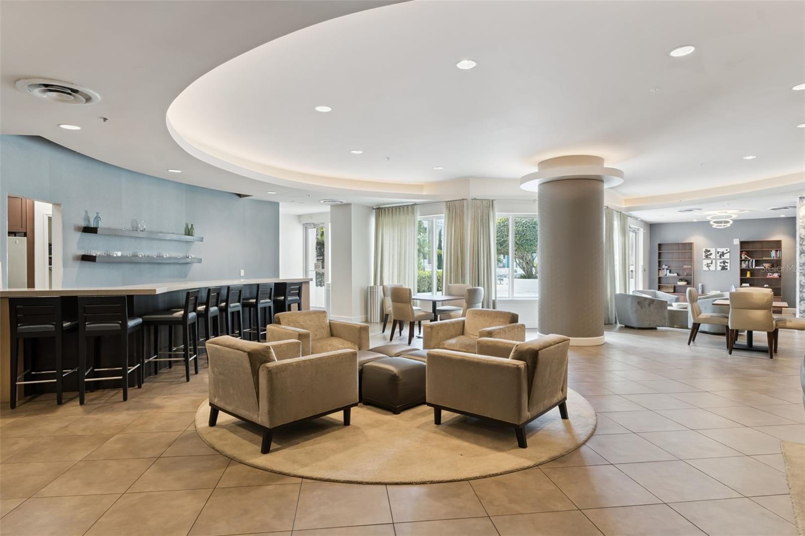 Image 43 of 52 For 100 Eola Drive 911