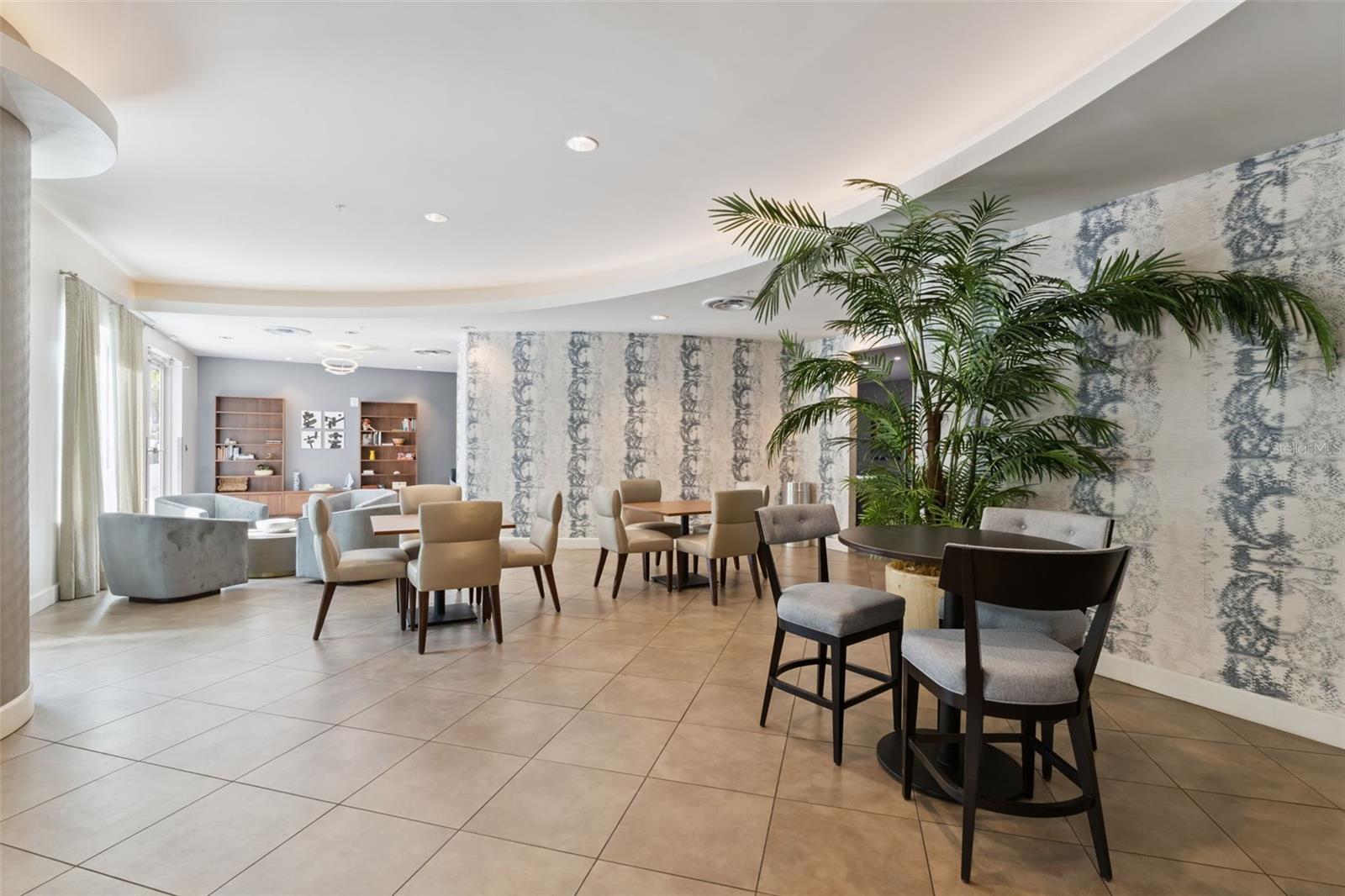 Image 44 of 52 For 100 Eola Drive 911