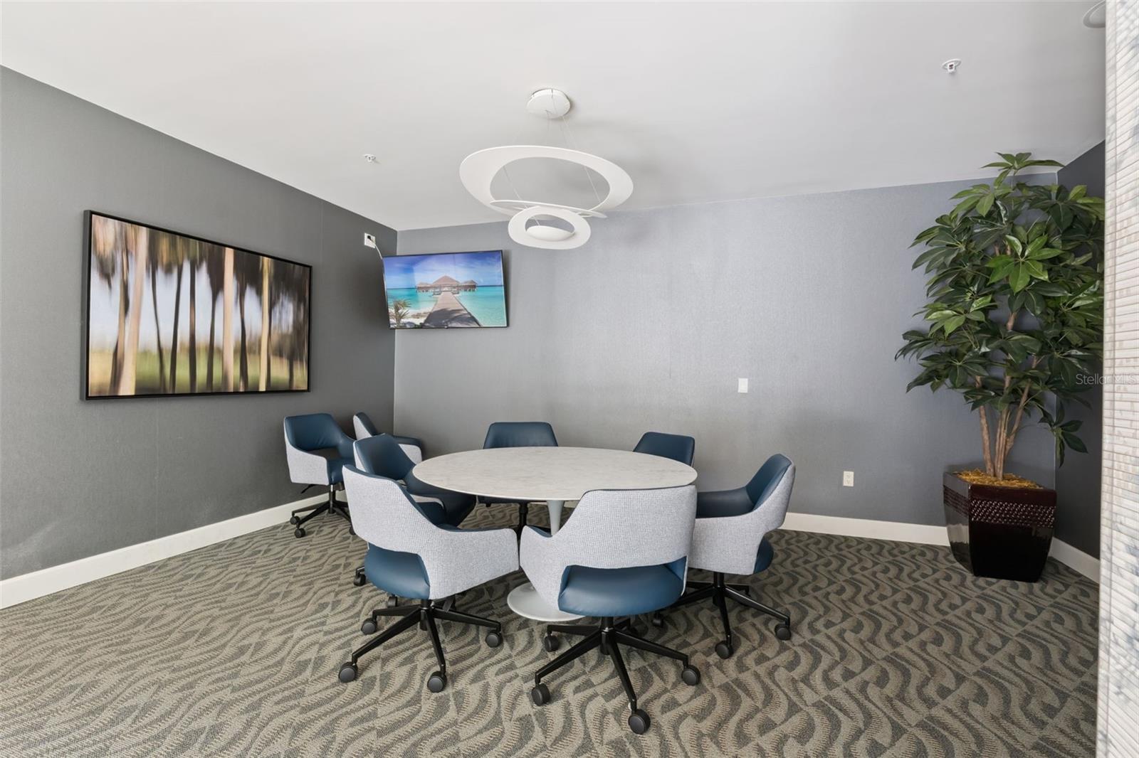 Image 47 of 52 For 100 Eola Drive 911