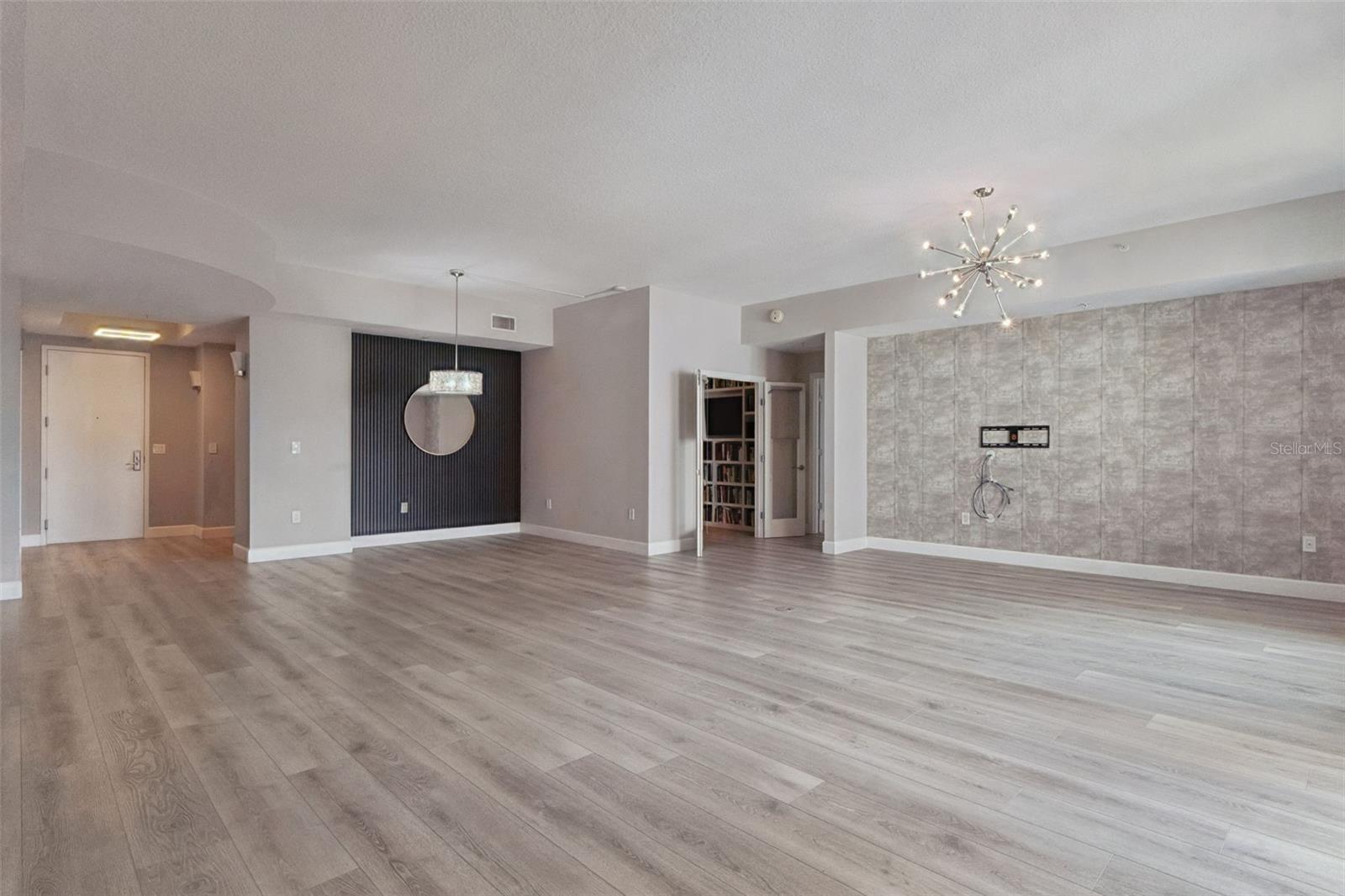 Image 7 of 52 For 100 Eola Drive 911