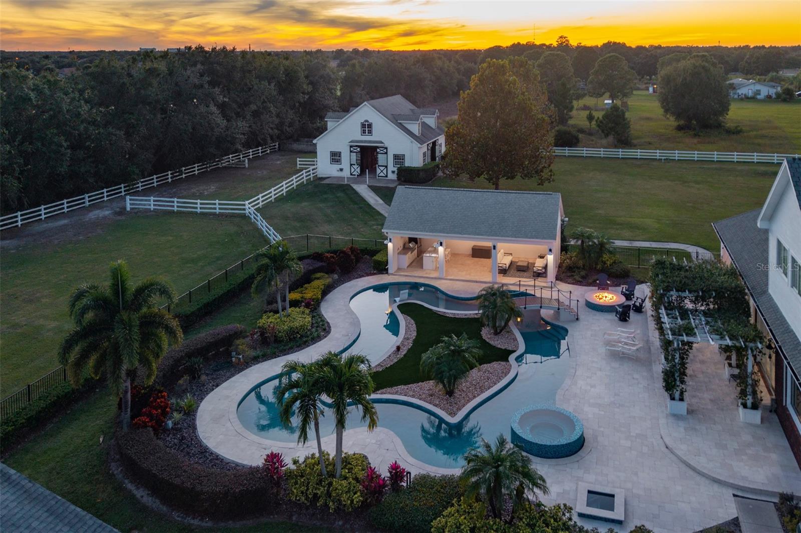 Image 11 of 94 For 2780 Vickie Court