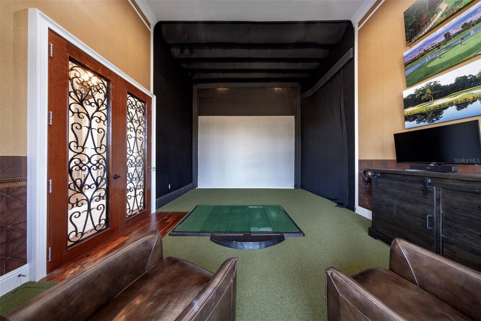 Image 16 of 94 For 2780 Vickie Court