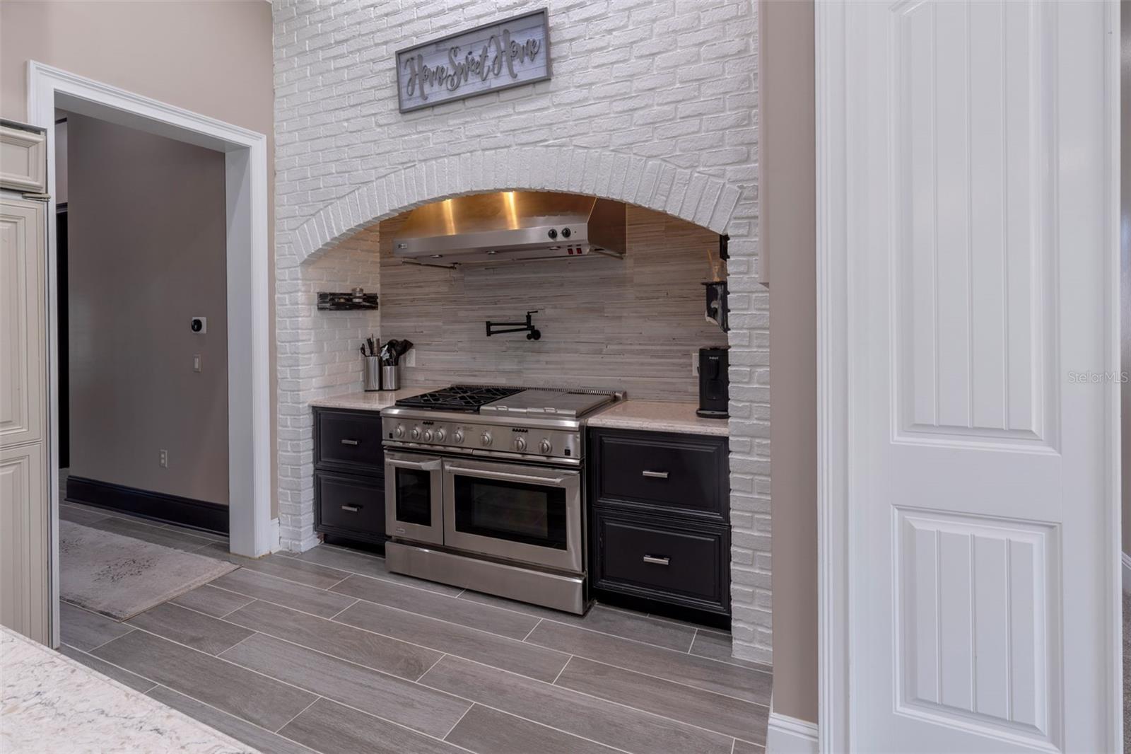 Image 24 of 94 For 2780 Vickie Court