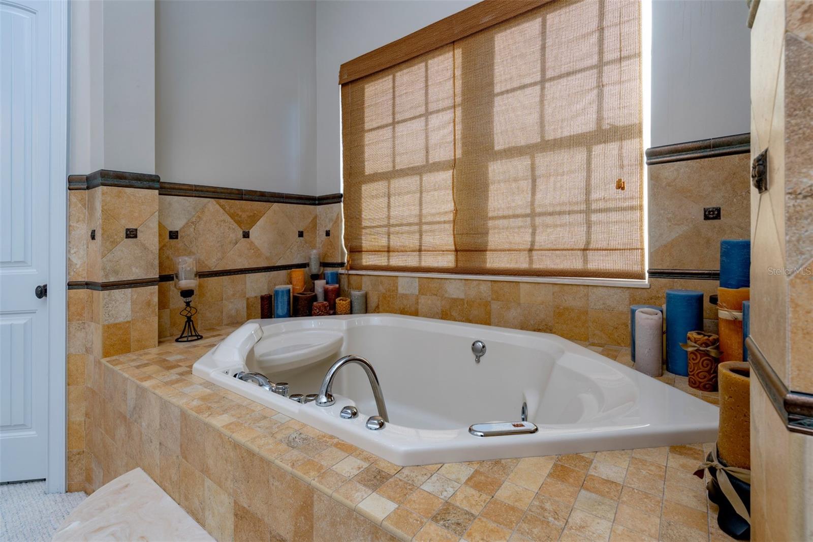 Image 39 of 94 For 2780 Vickie Court