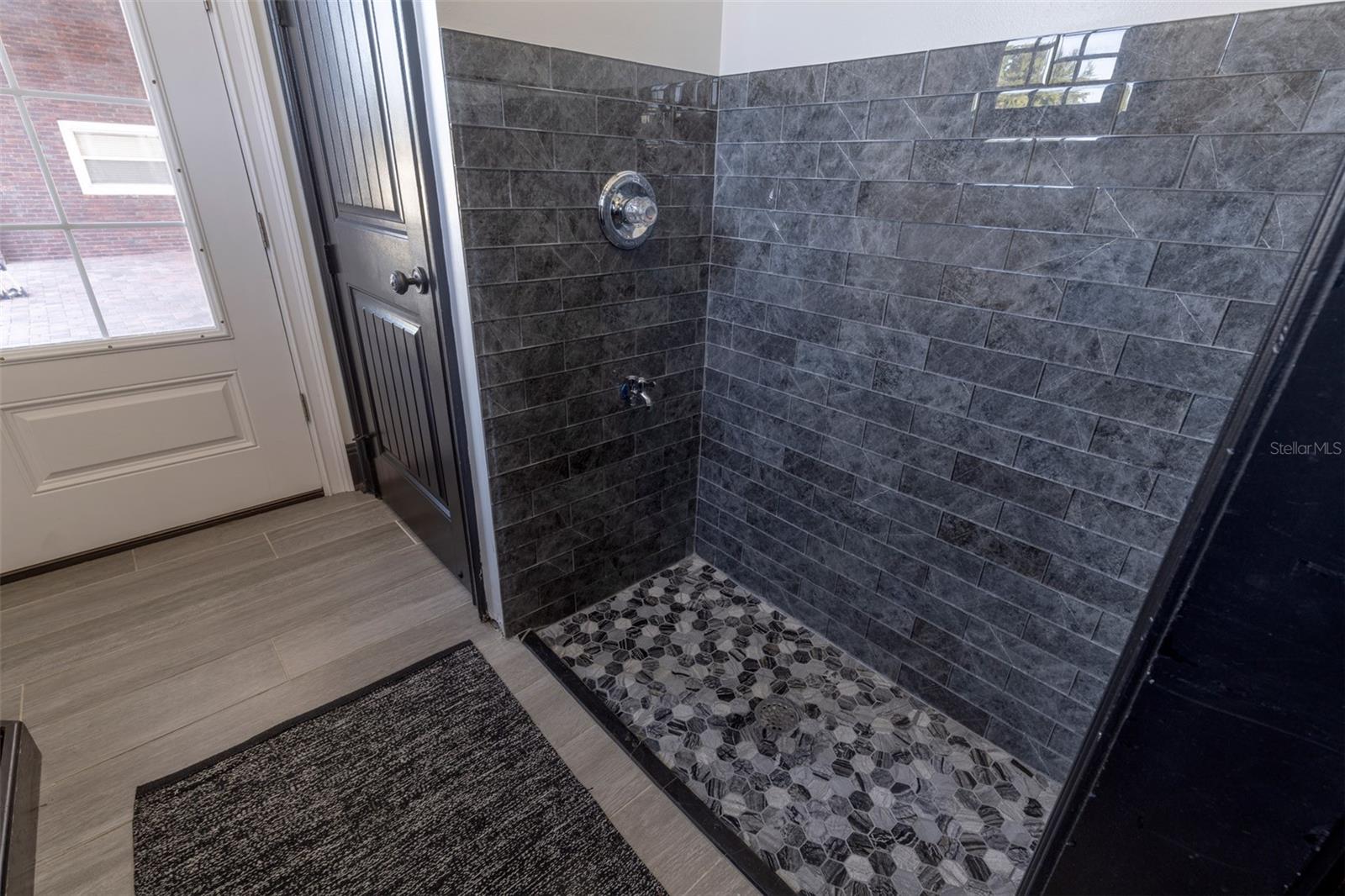 Image 75 of 94 For 2780 Vickie Court