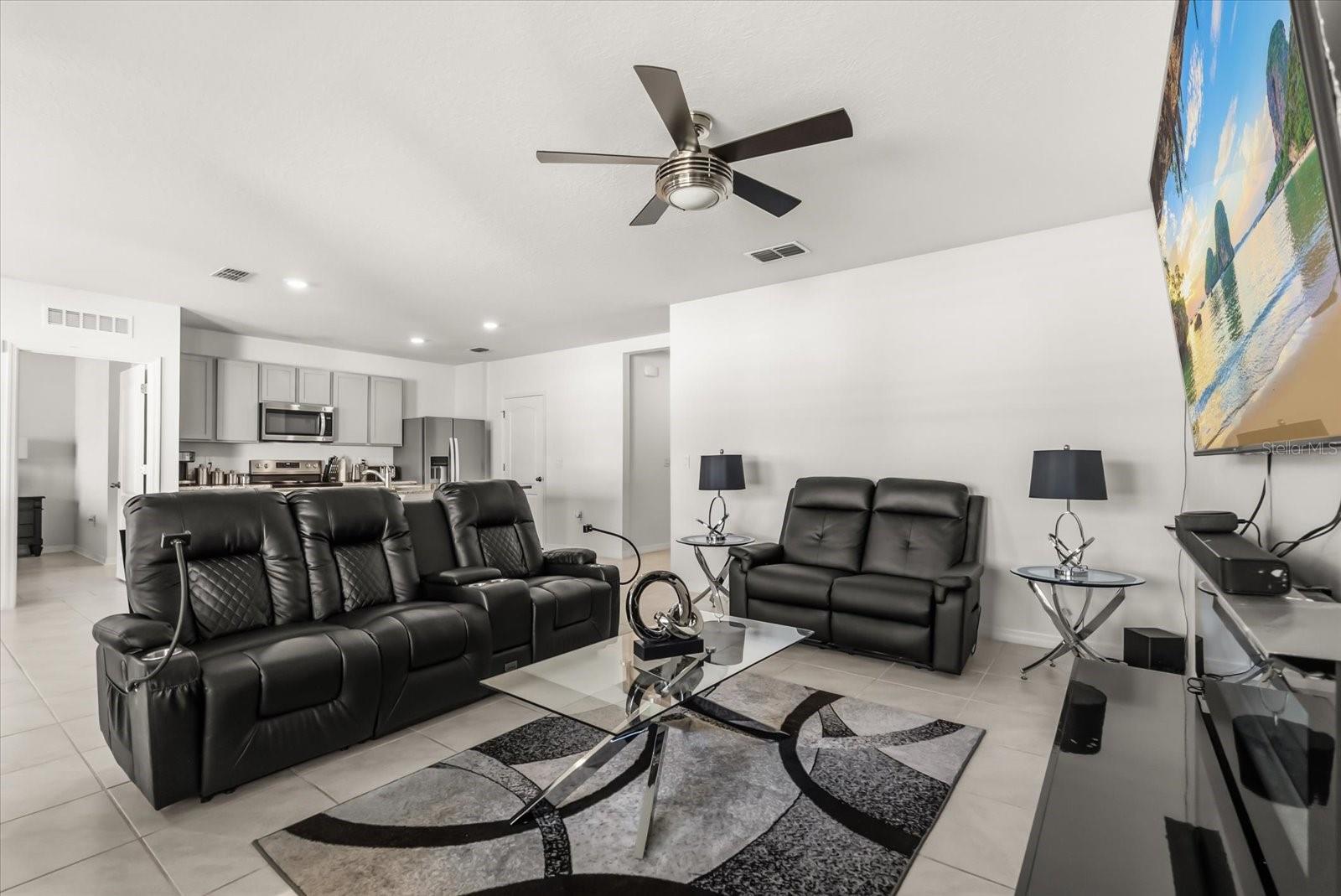 Image 5 of 15 For 1006 August Sky Drive