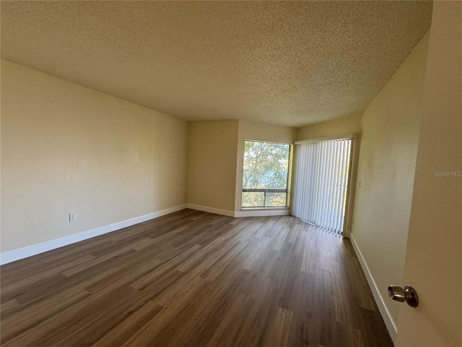 Image 10 of 21 For 4318 Aqua Vista Drive #k