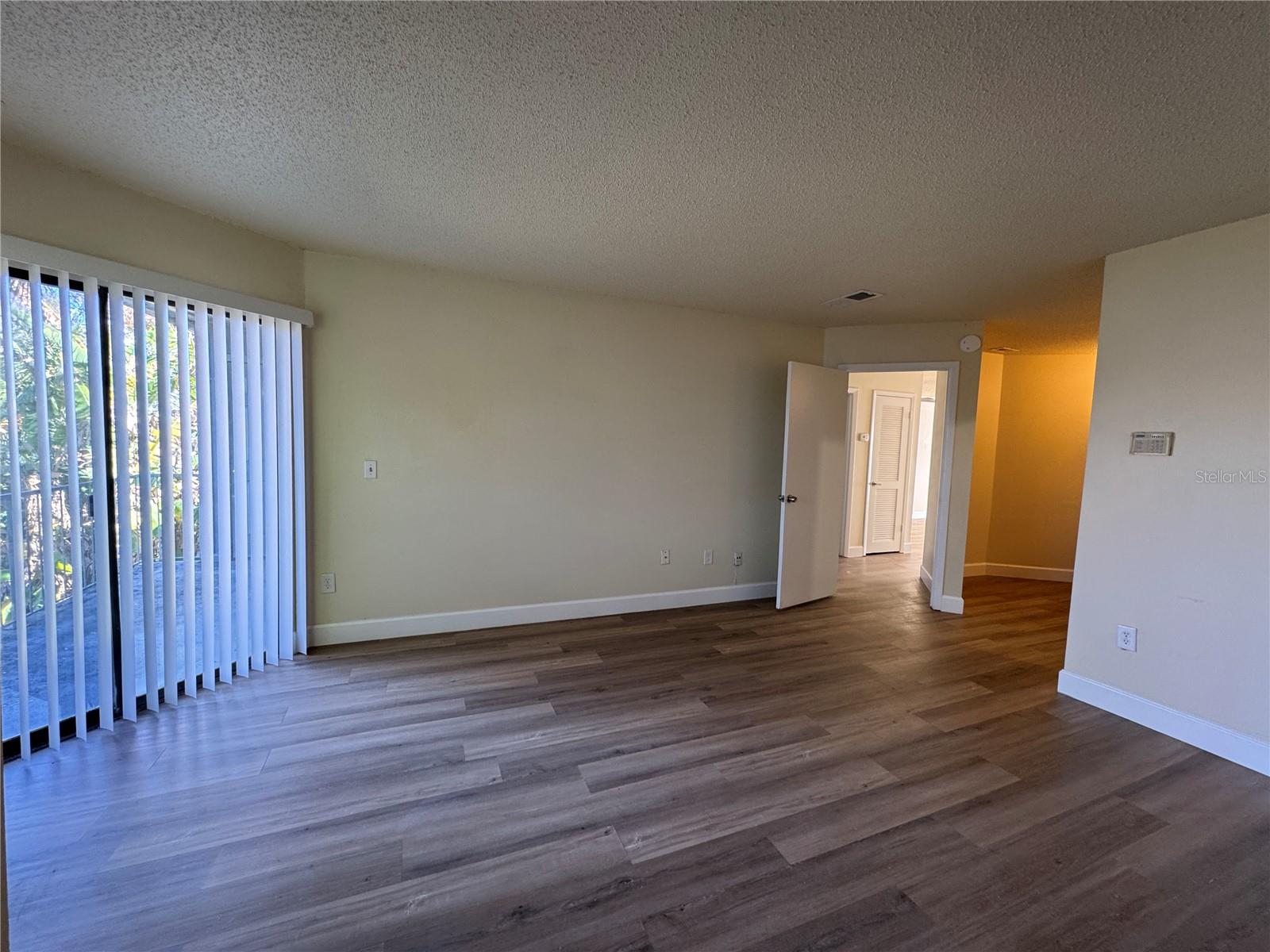 Image 11 of 21 For 4318 Aqua Vista Drive #k