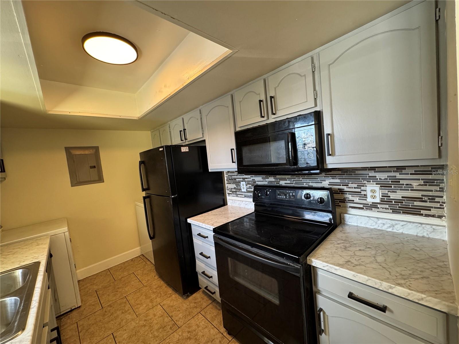 Image 6 of 21 For 4318 Aqua Vista Drive #k