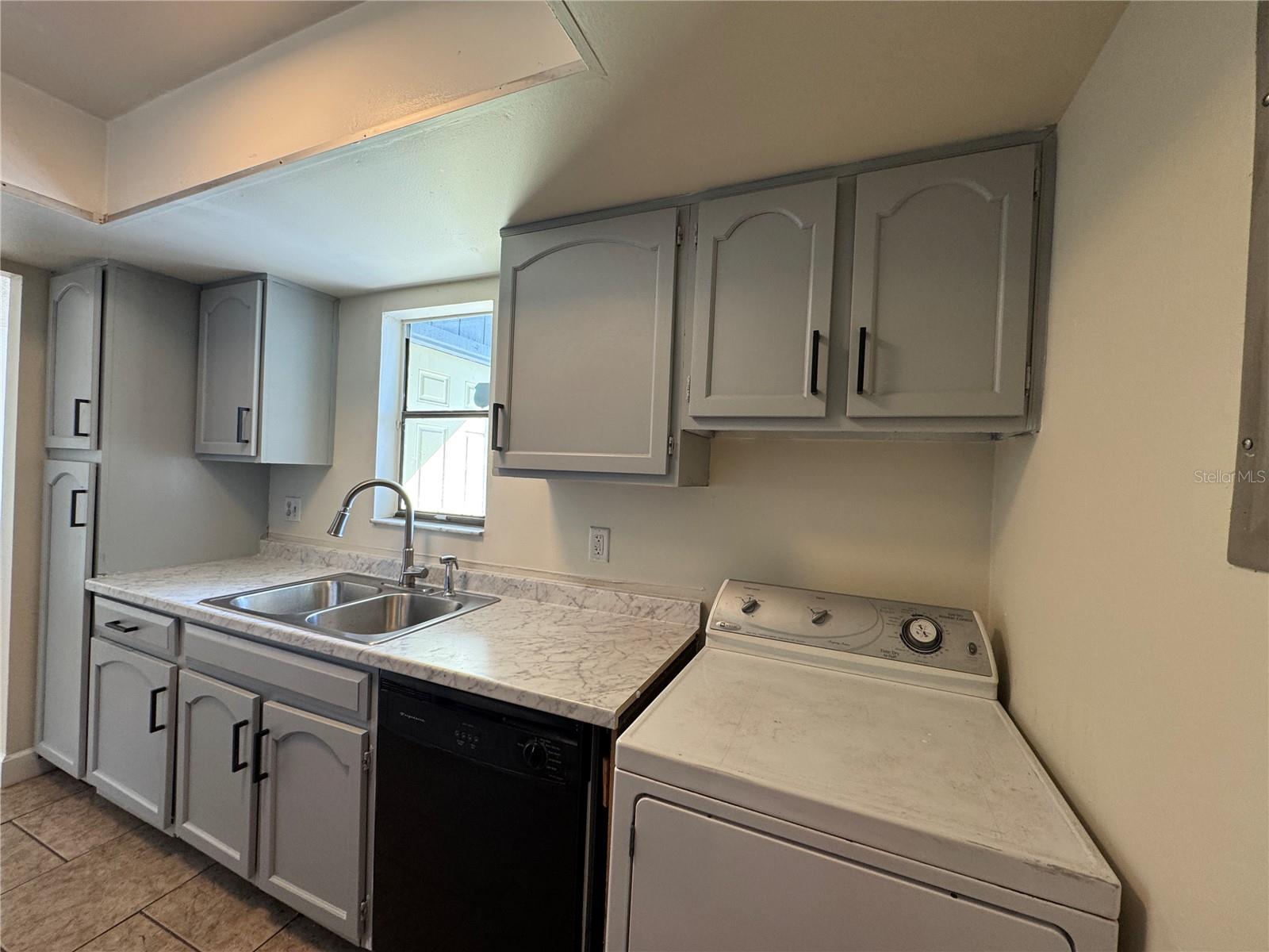 Image 7 of 21 For 4318 Aqua Vista Drive #k