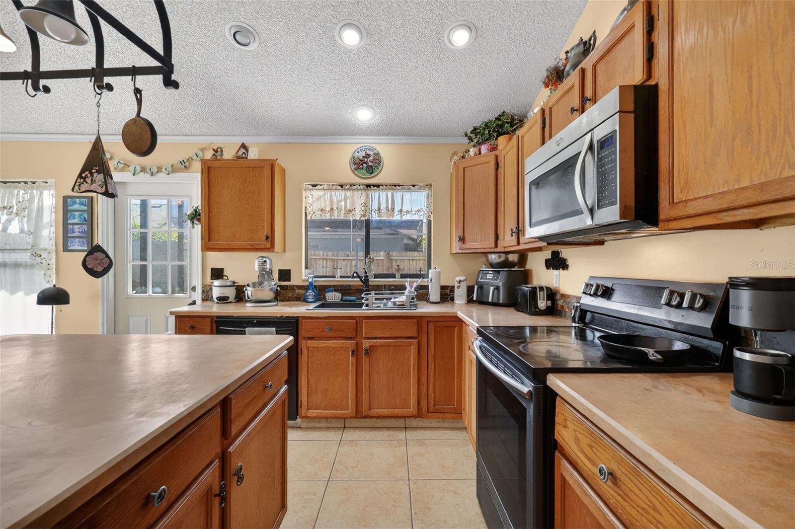 Image 12 of 34 For 562 Hassocks Loop