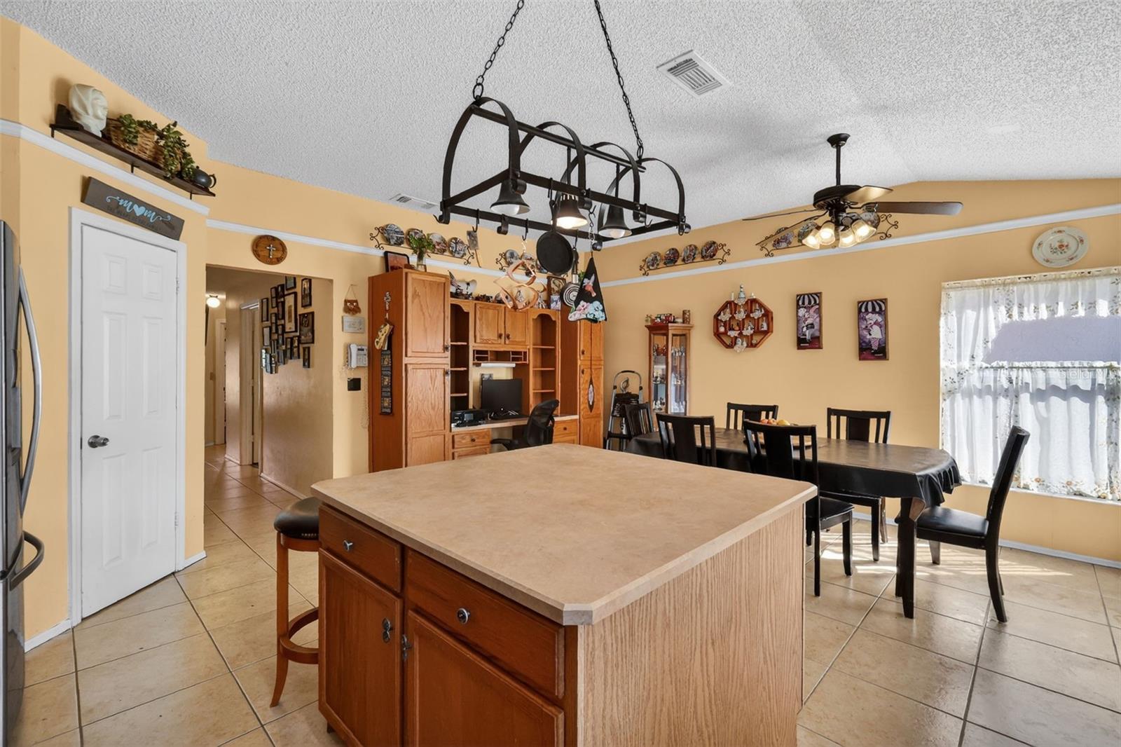 Image 13 of 34 For 562 Hassocks Loop