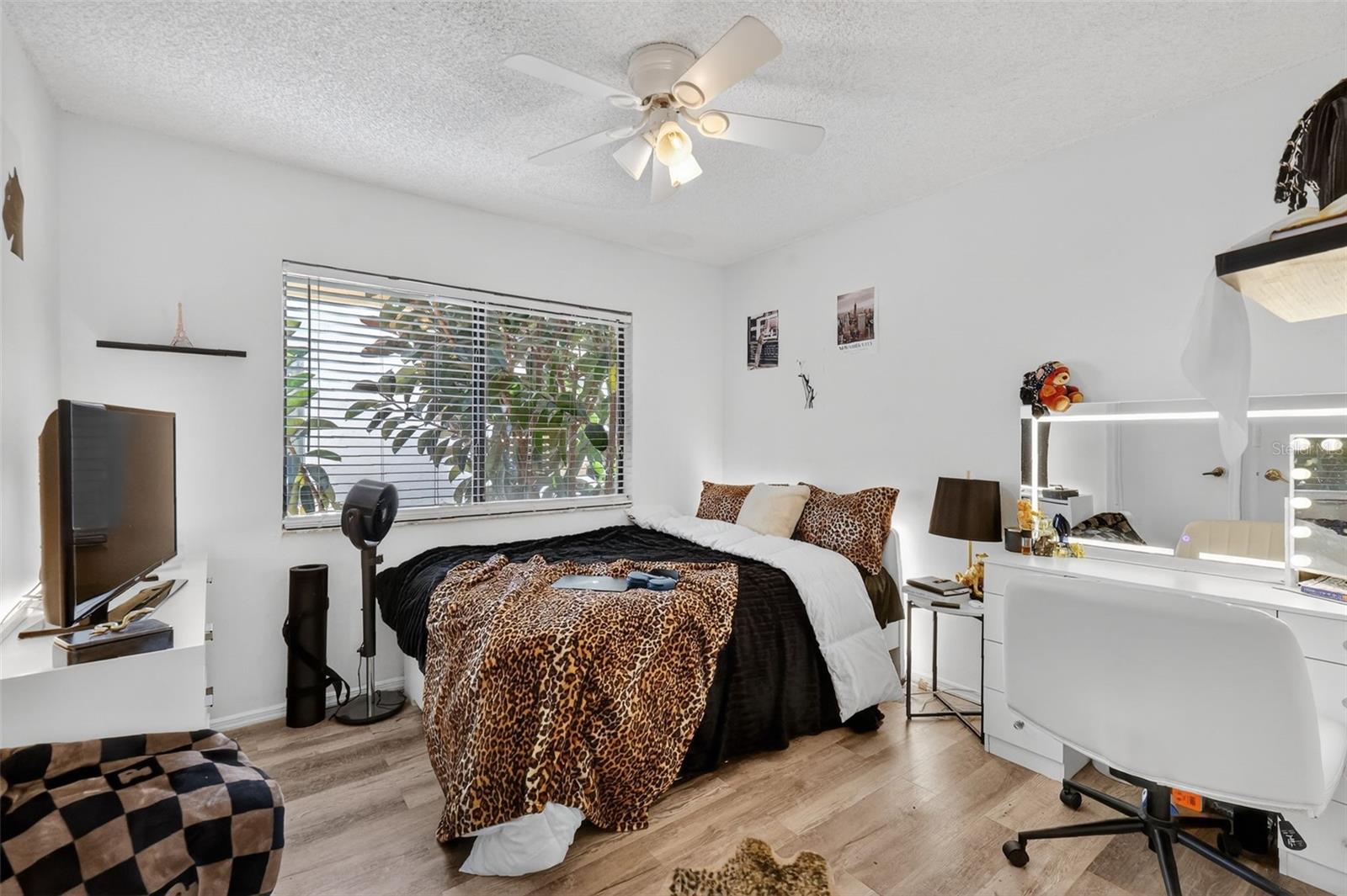 Image 27 of 34 For 562 Hassocks Loop