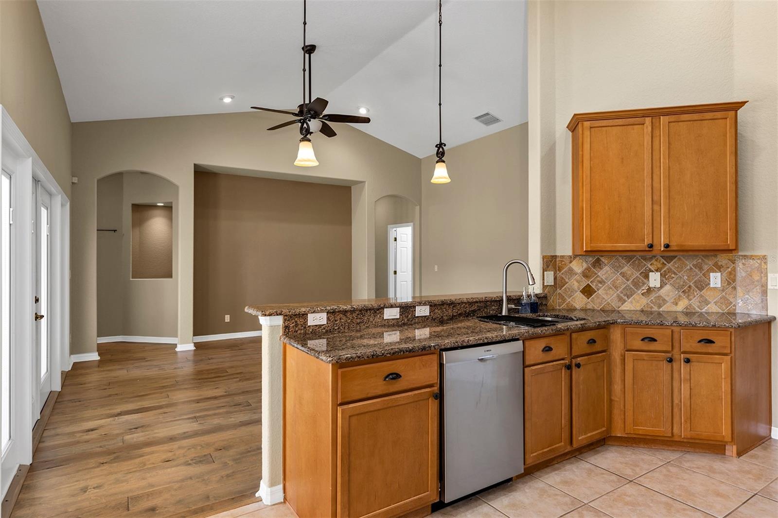 Image 17 of 59 For 9703 Spring Lake Drive