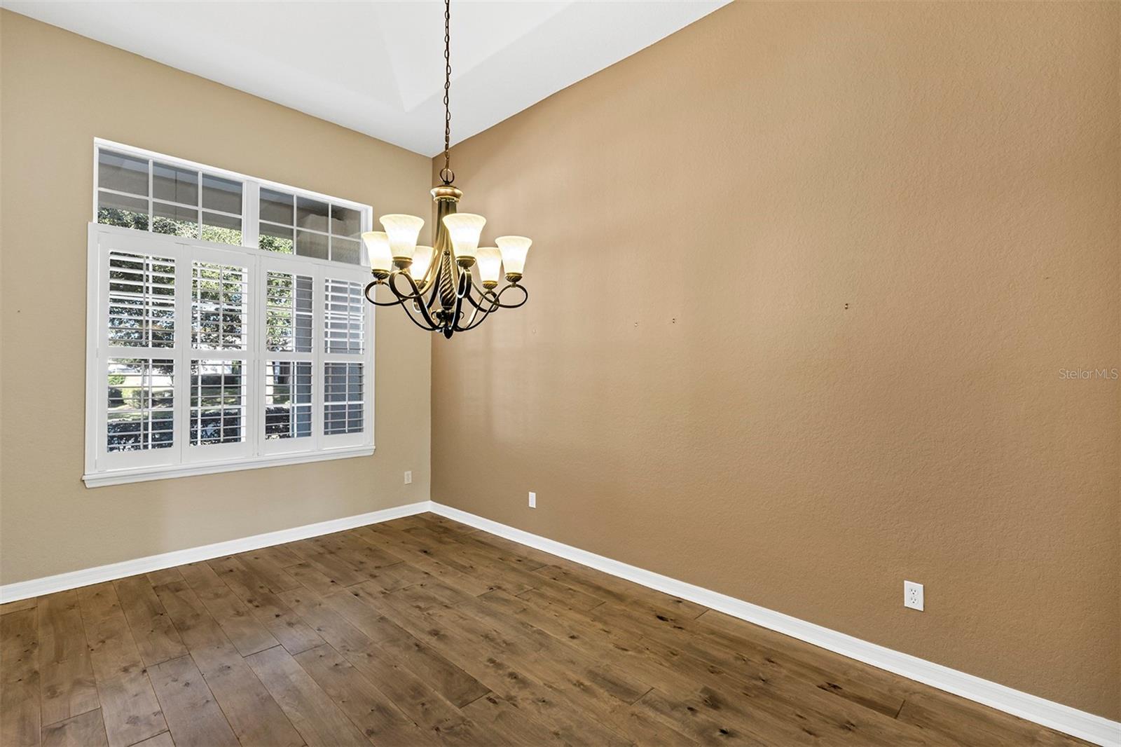 Image 8 of 59 For 9703 Spring Lake Drive