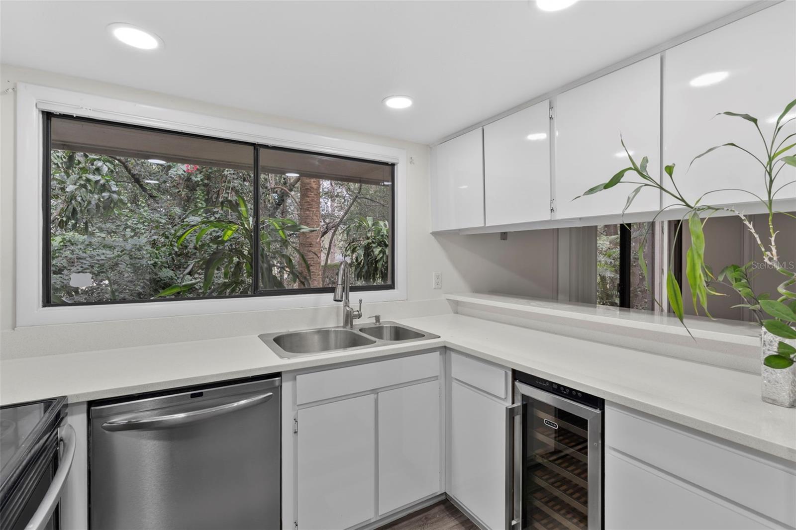 Image 13 of 38 For 100 Hidden Oak Drive