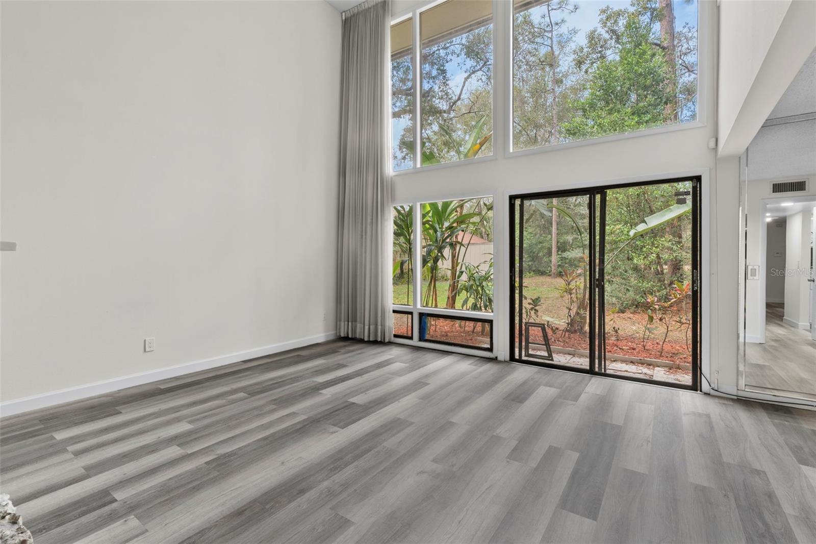 Image 20 of 38 For 100 Hidden Oak Drive